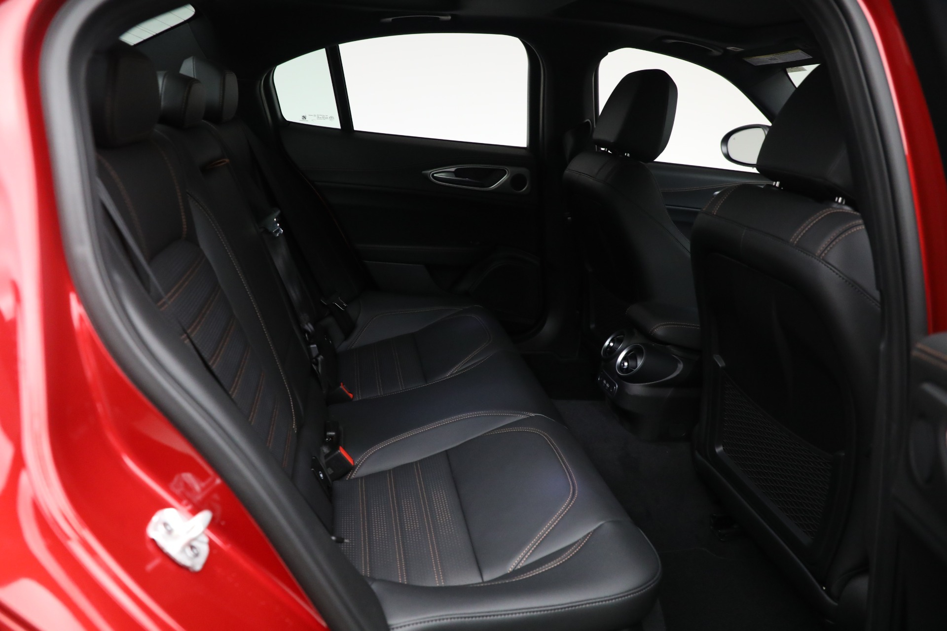 New-2025-Alfa-Romeo-Giulia-Intensa