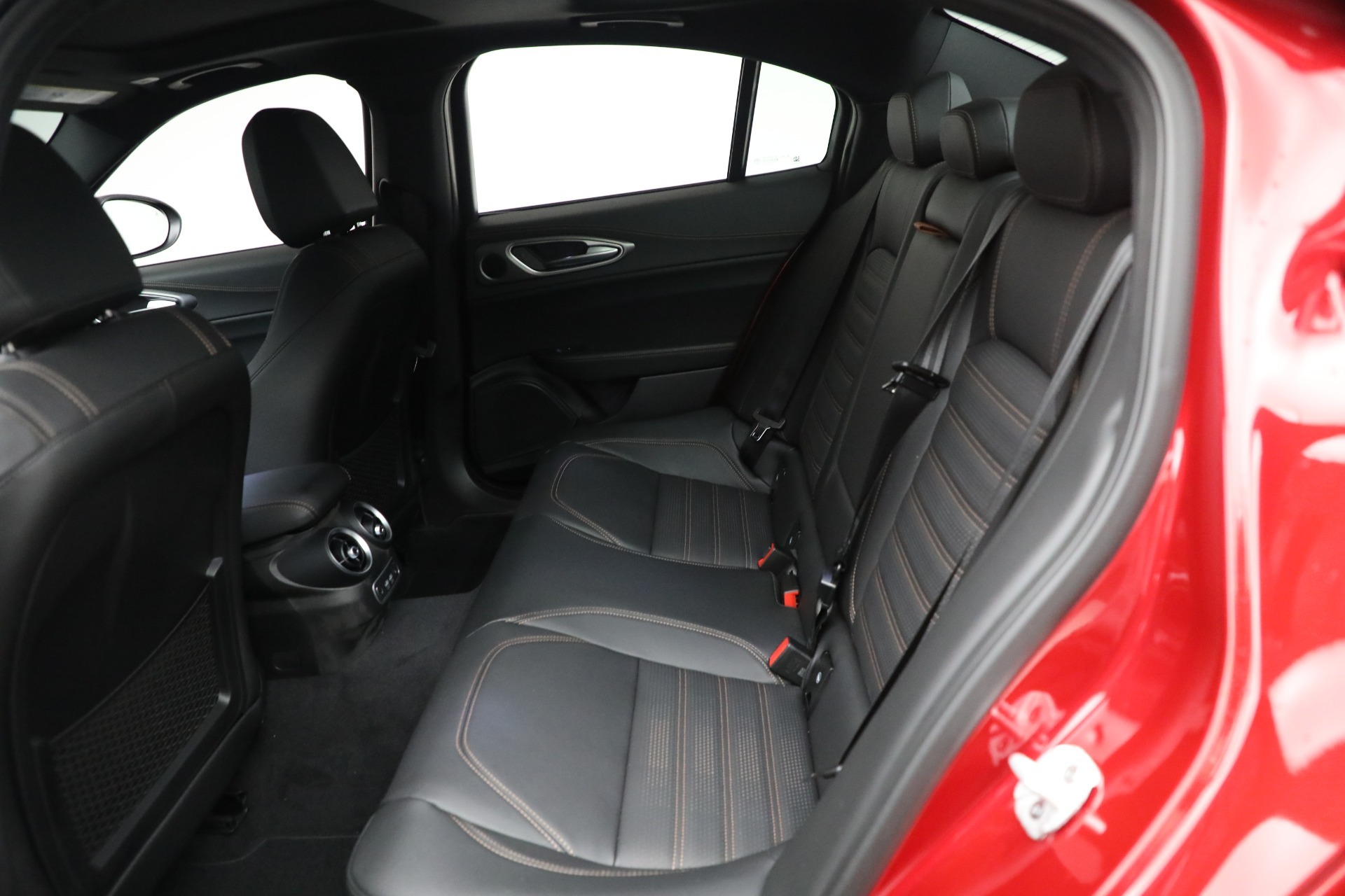 New-2025-Alfa-Romeo-Giulia-Intensa