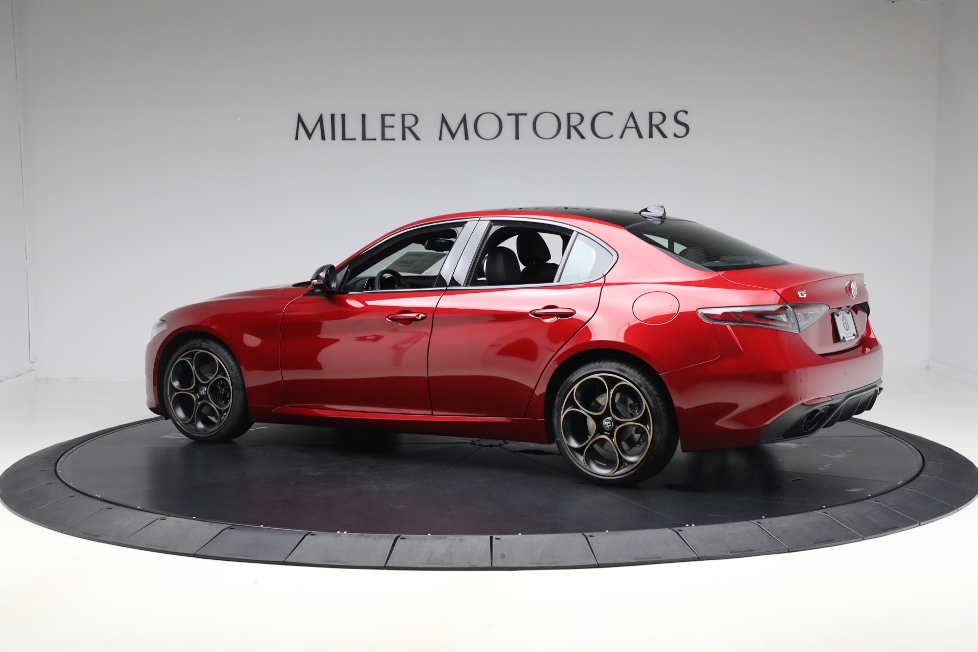 New-2025-Alfa-Romeo-Giulia-Intensa