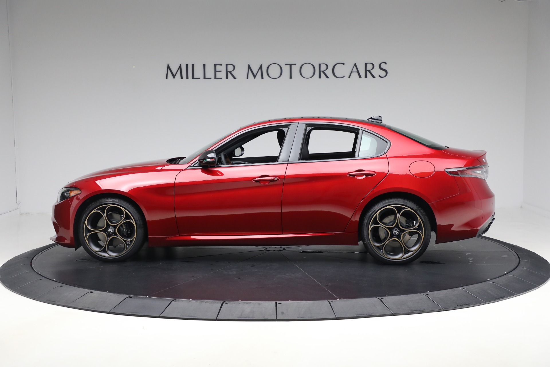 New-2025-Alfa-Romeo-Giulia-Intensa