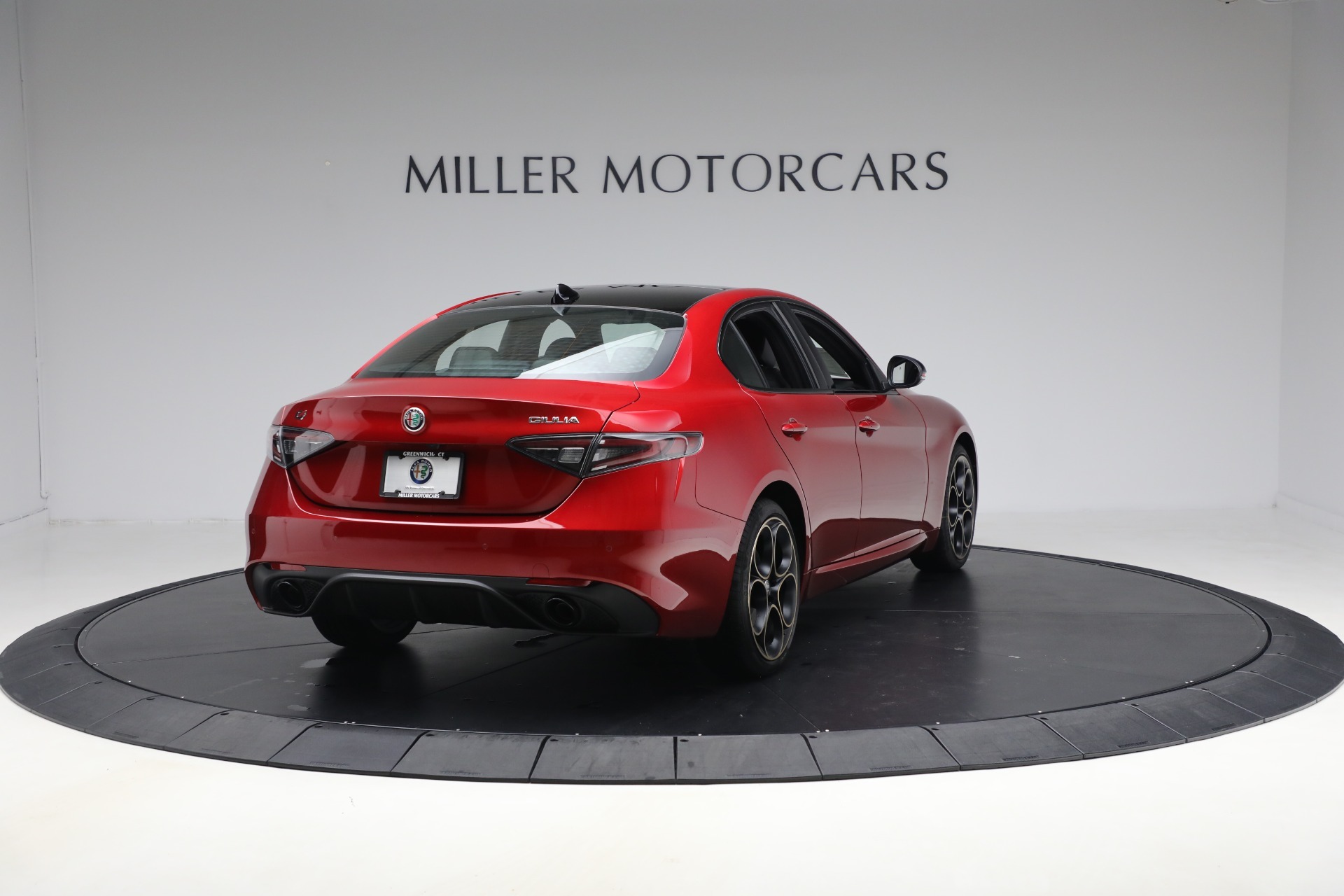 New-2025-Alfa-Romeo-Giulia-Intensa