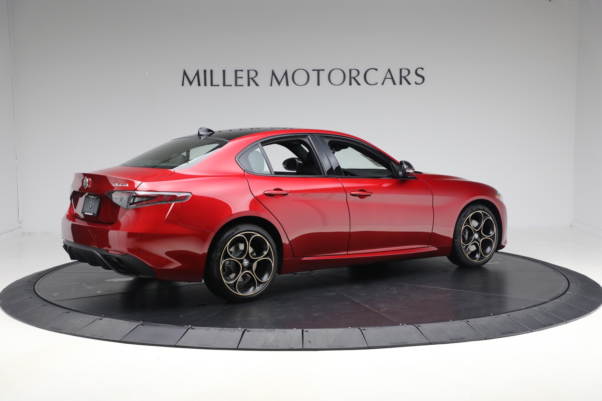 New-2025-Alfa-Romeo-Giulia-Intensa