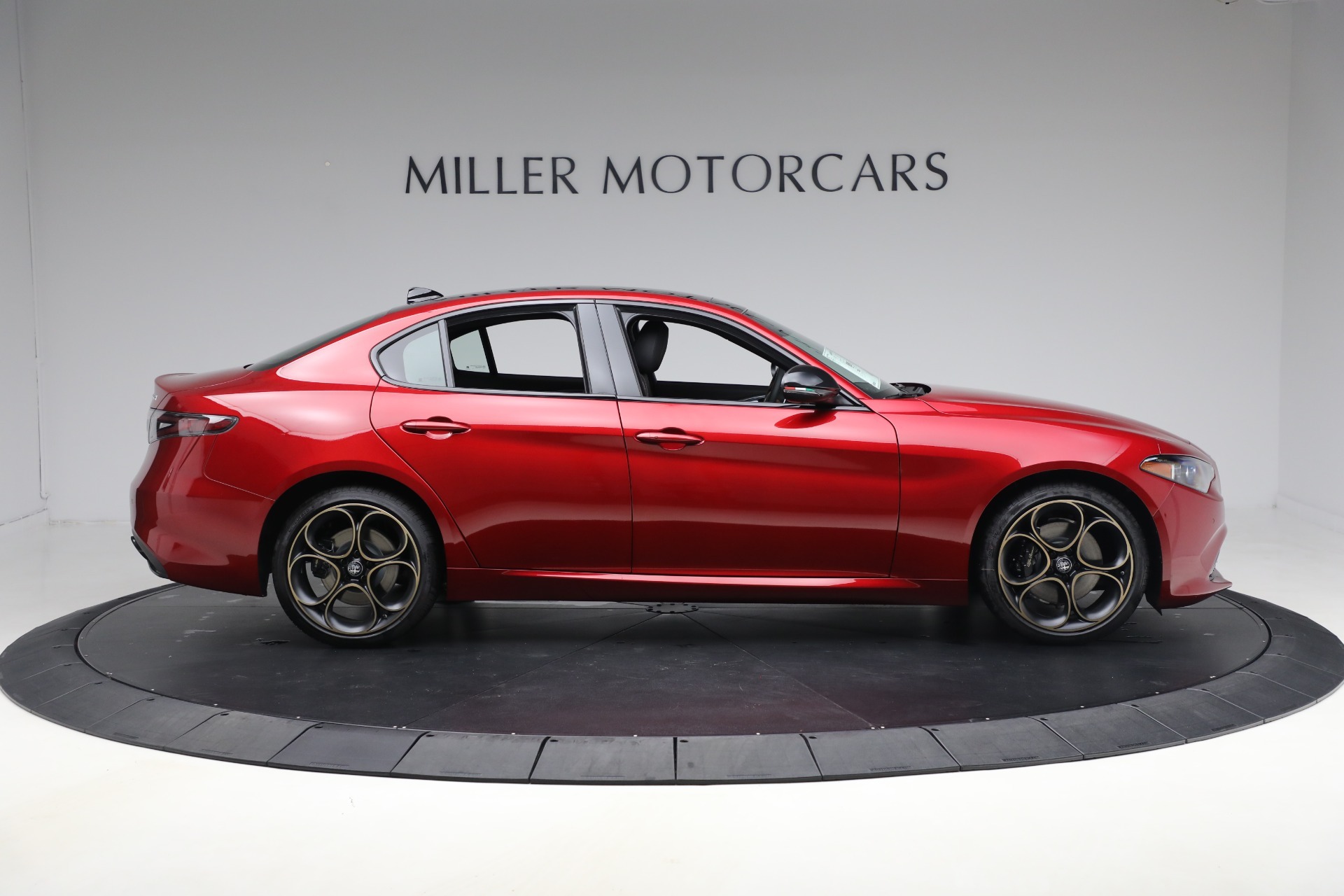 New-2025-Alfa-Romeo-Giulia-Intensa