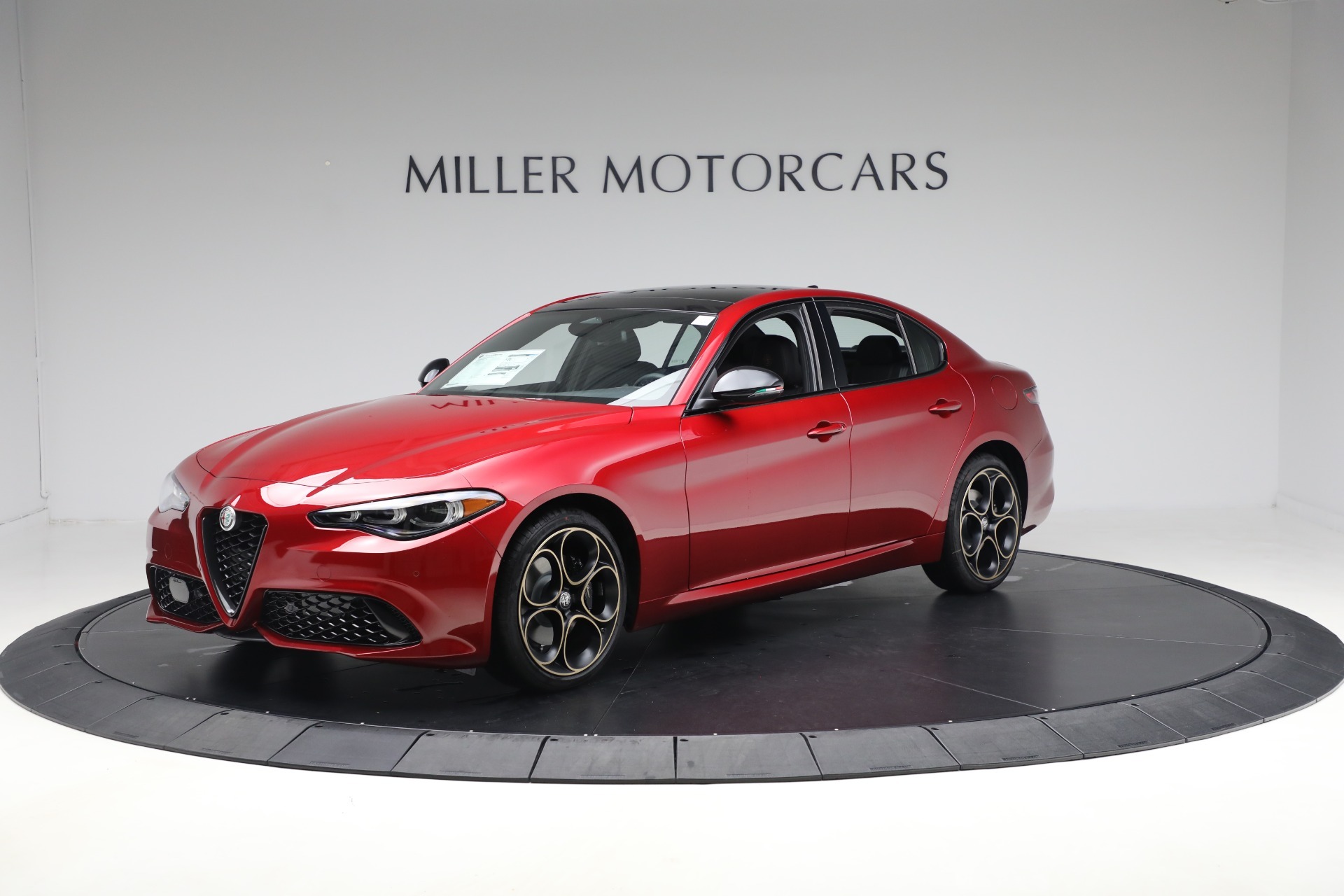 New-2025-Alfa-Romeo-Giulia-Intensa