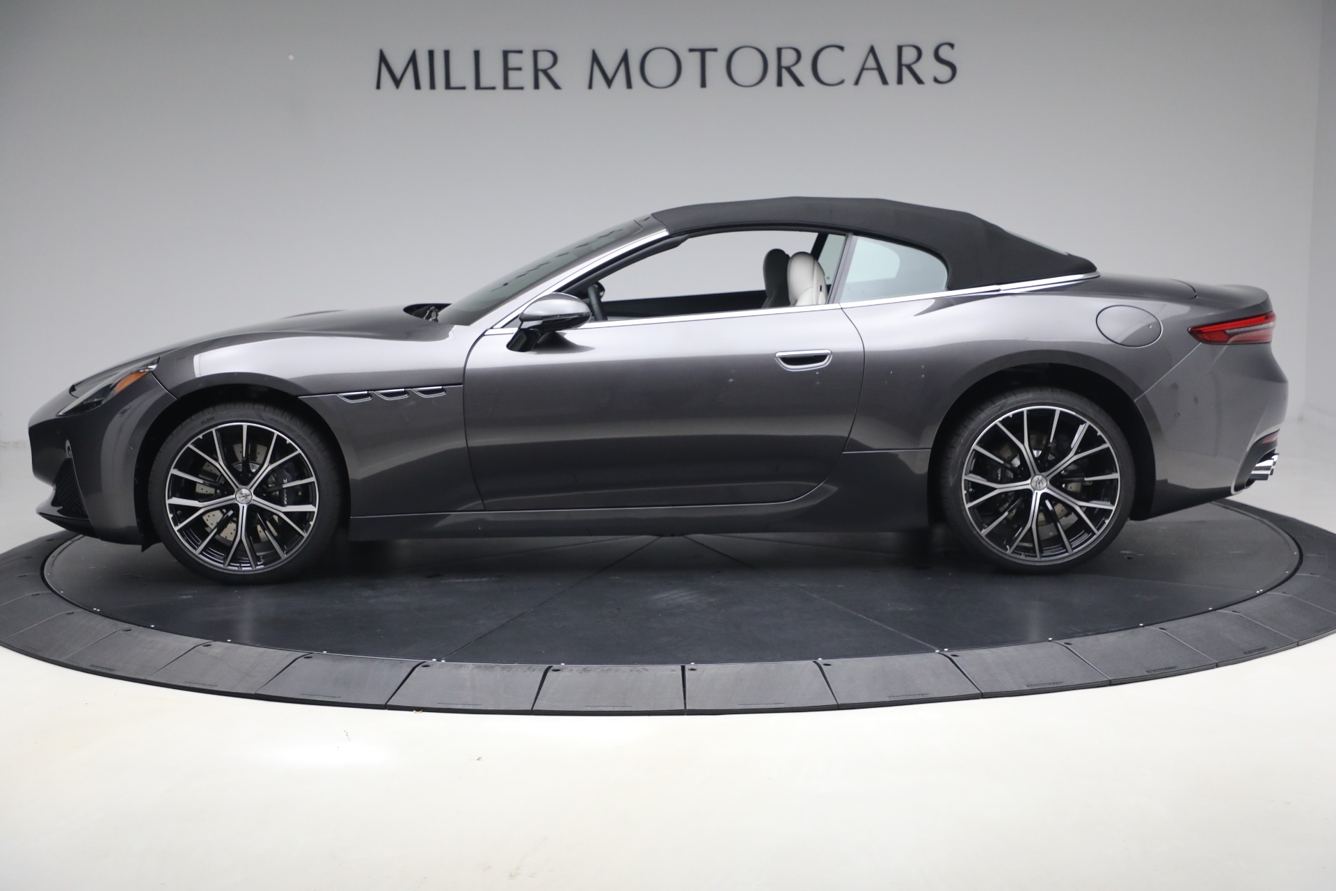 New-2026-Maserati-GranCabrio-Modena