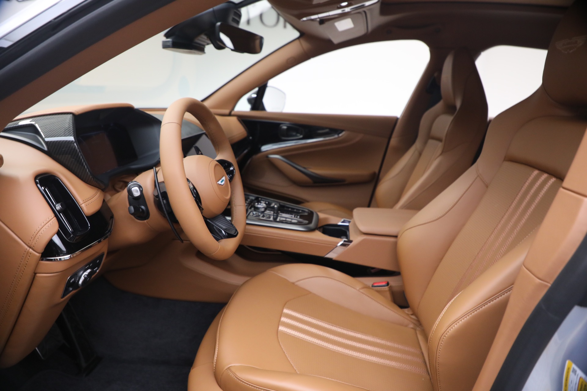 New-2026-Aston-Martin-DBX-707