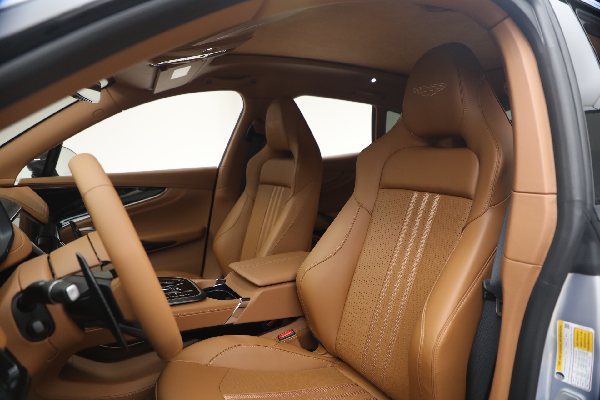 New-2026-Aston-Martin-DBX-707