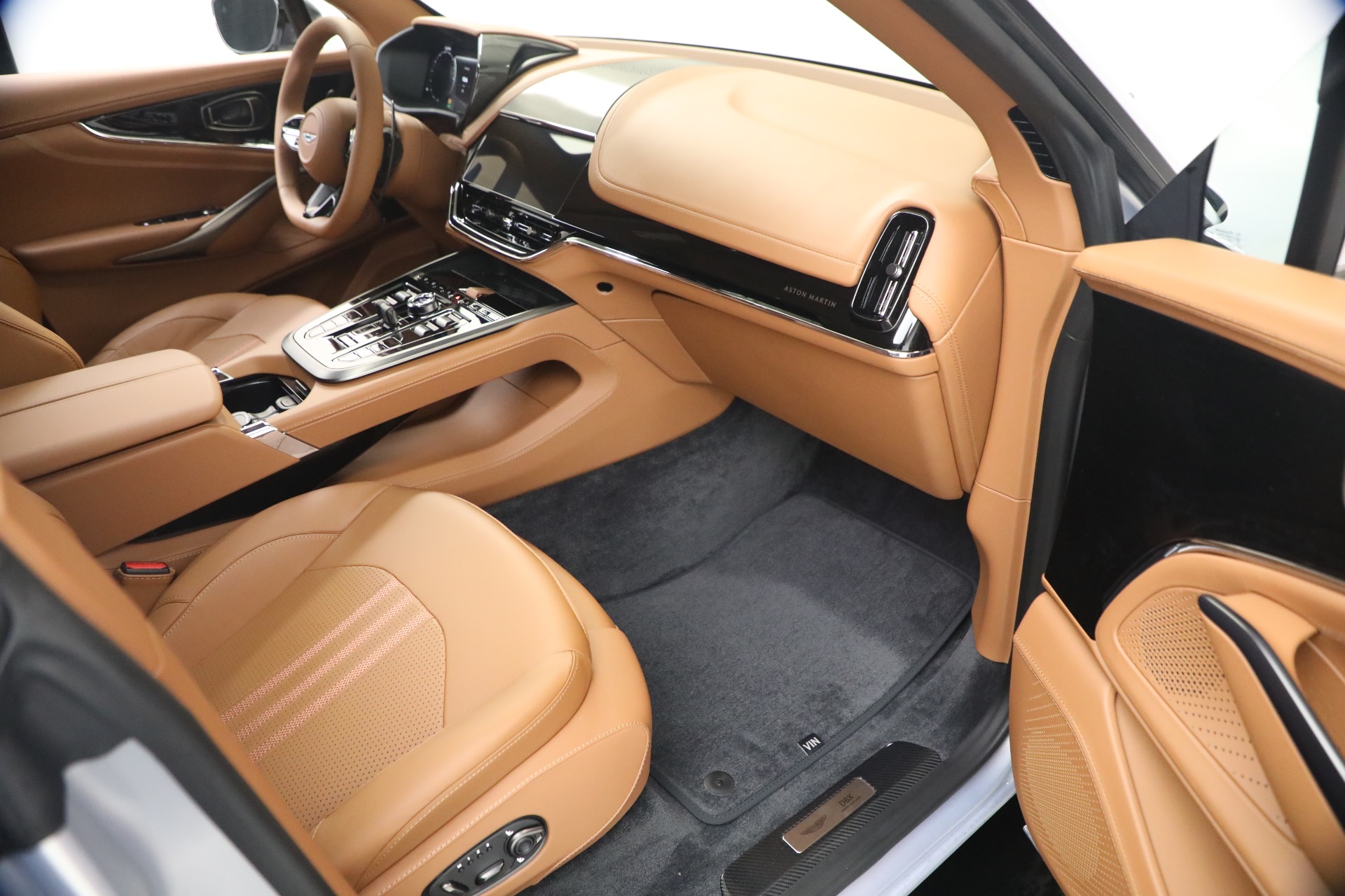 New-2026-Aston-Martin-DBX-707