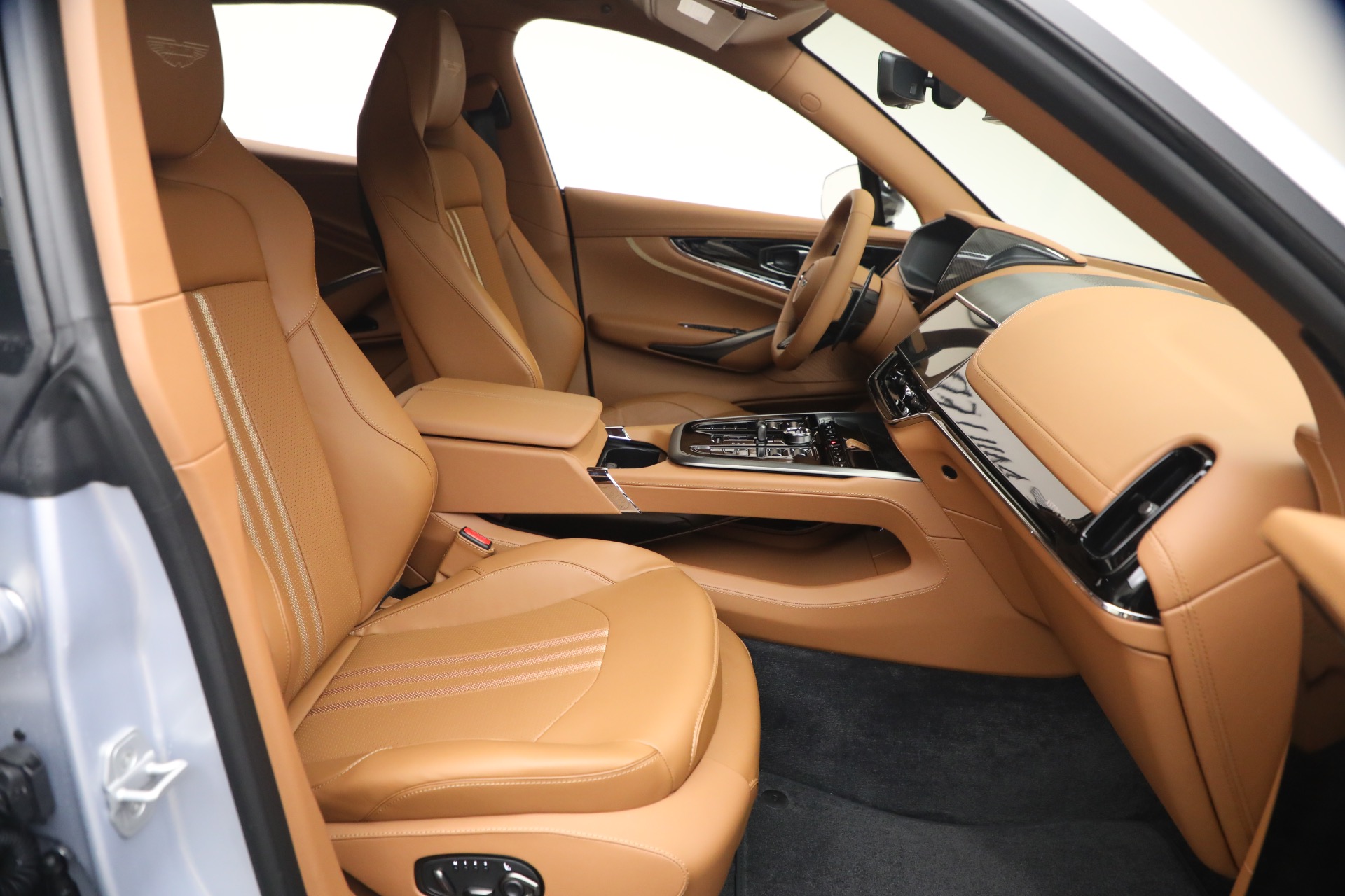 New-2026-Aston-Martin-DBX-707