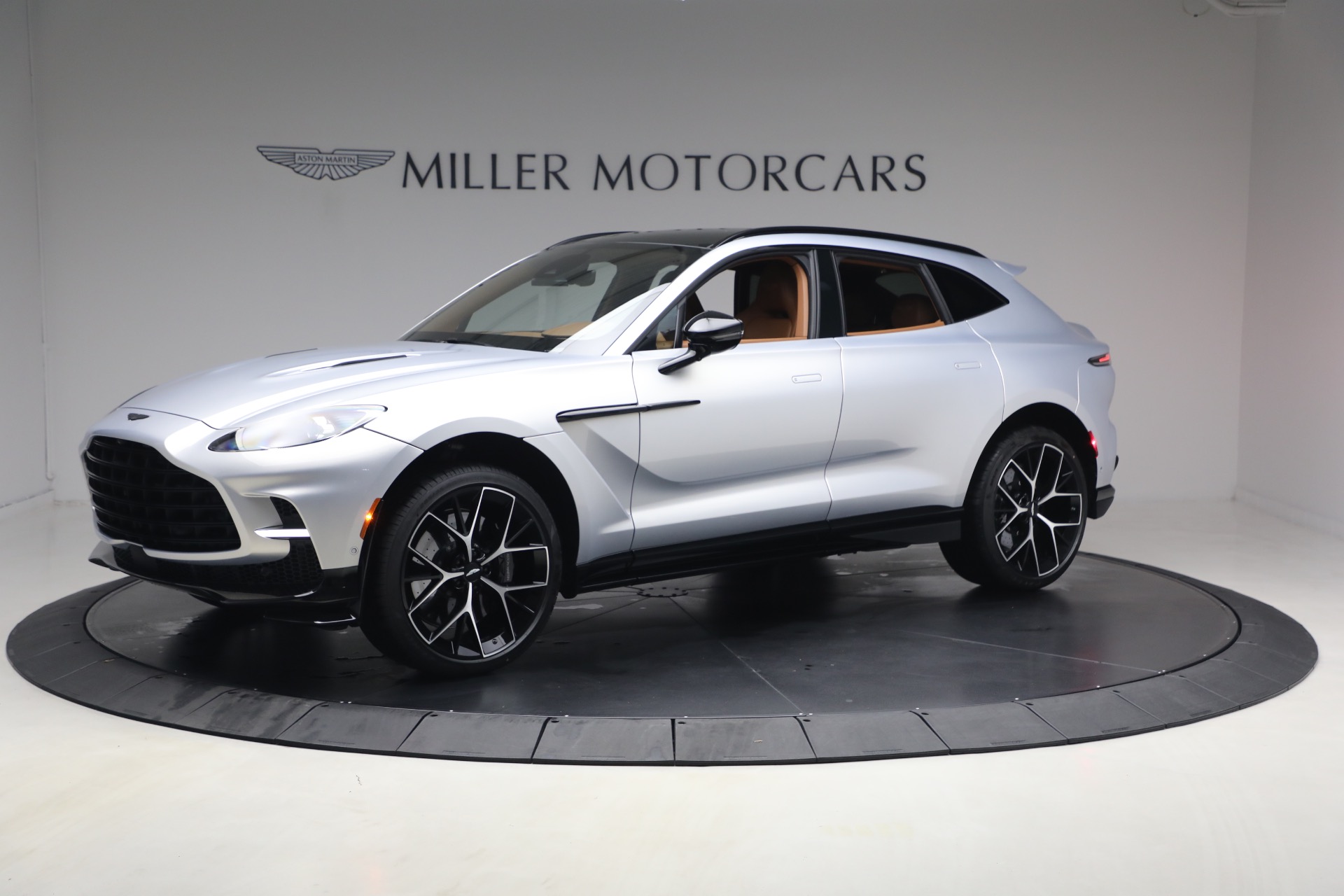 New-2026-Aston-Martin-DBX-707