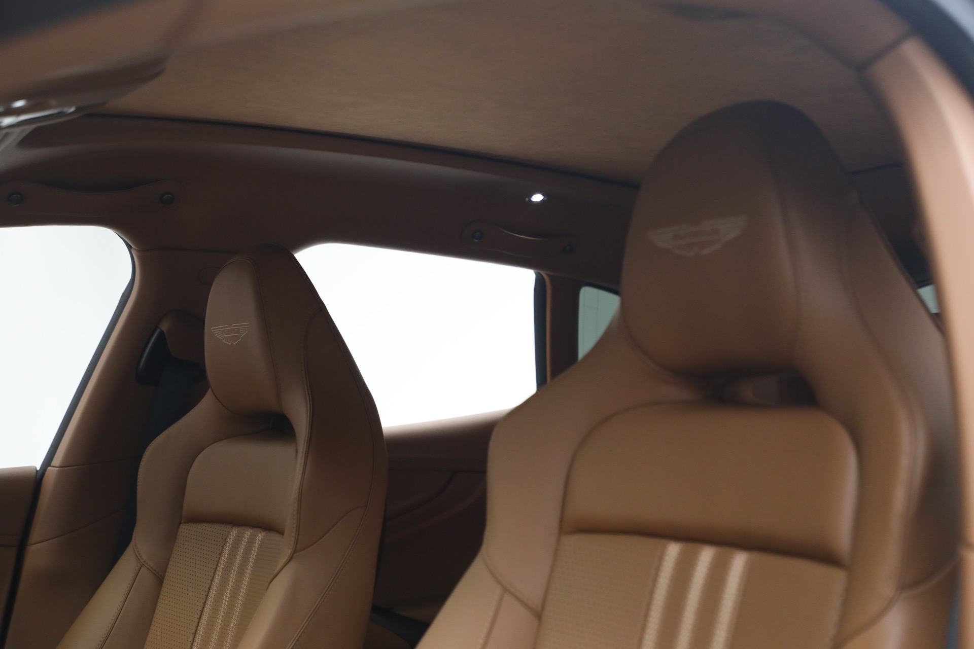 New-2026-Aston-Martin-DBX-707