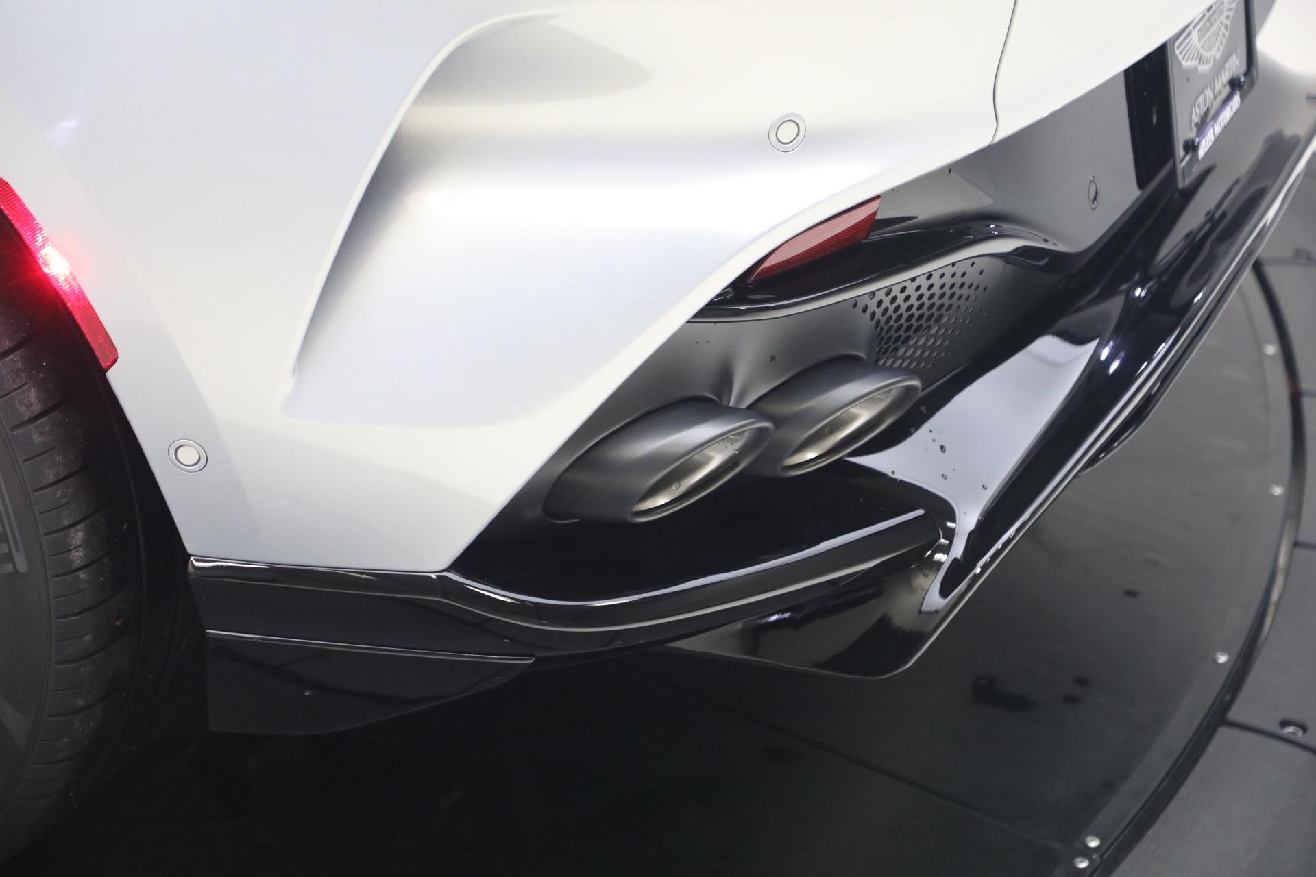 New-2026-Aston-Martin-DBX-707