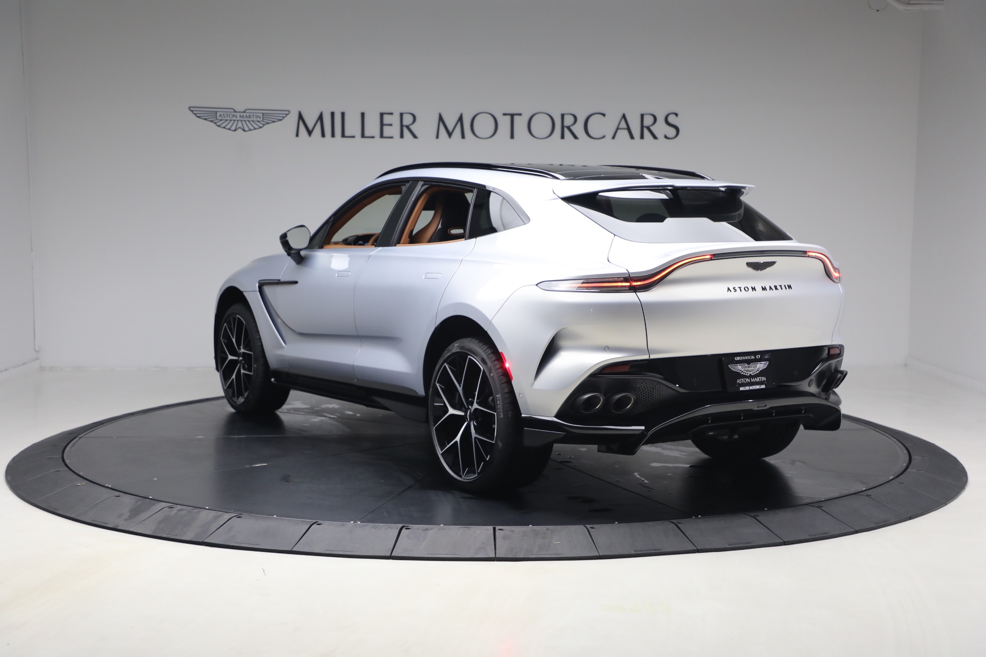 New-2026-Aston-Martin-DBX-707