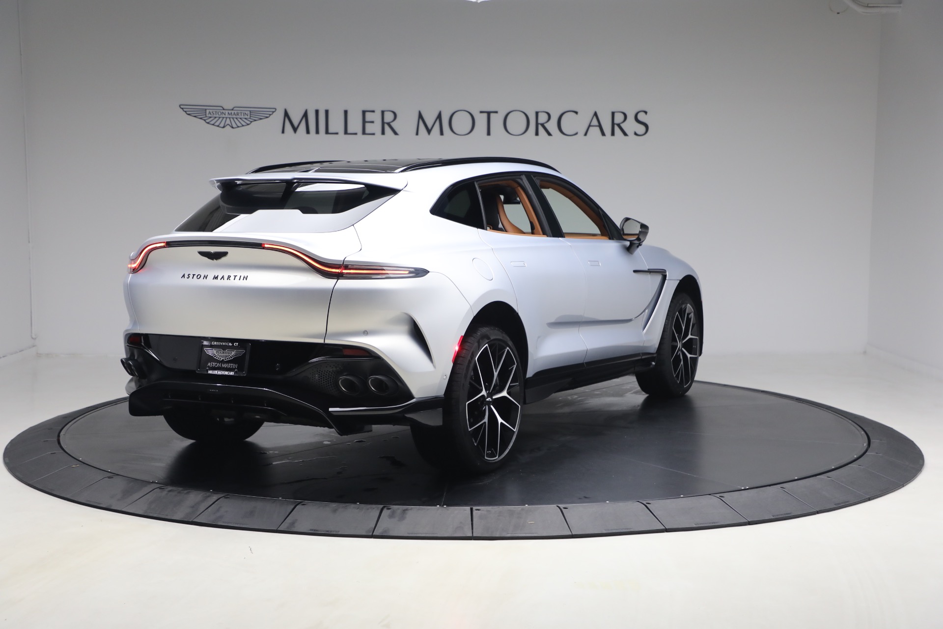New-2026-Aston-Martin-DBX-707