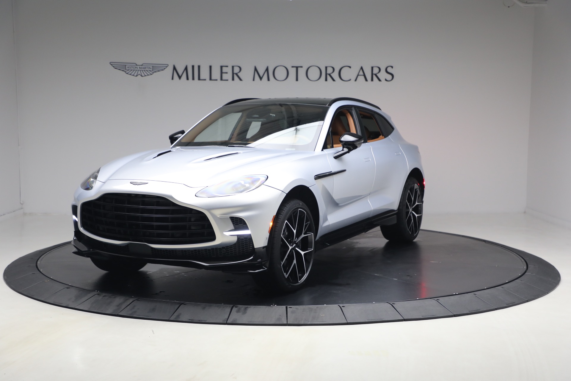 New-2026-Aston-Martin-DBX-707