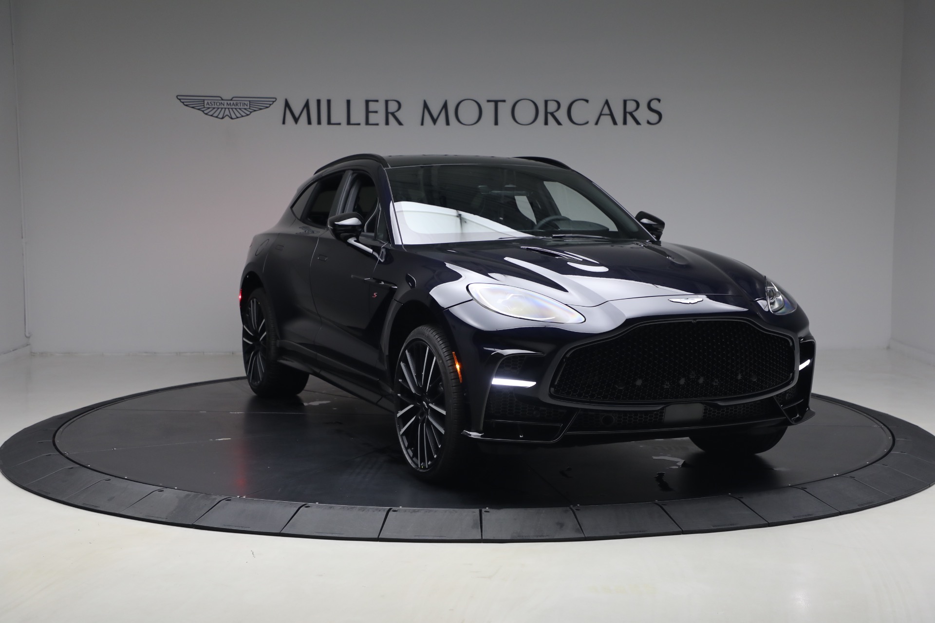 New-2026-Aston-Martin-DBX-S