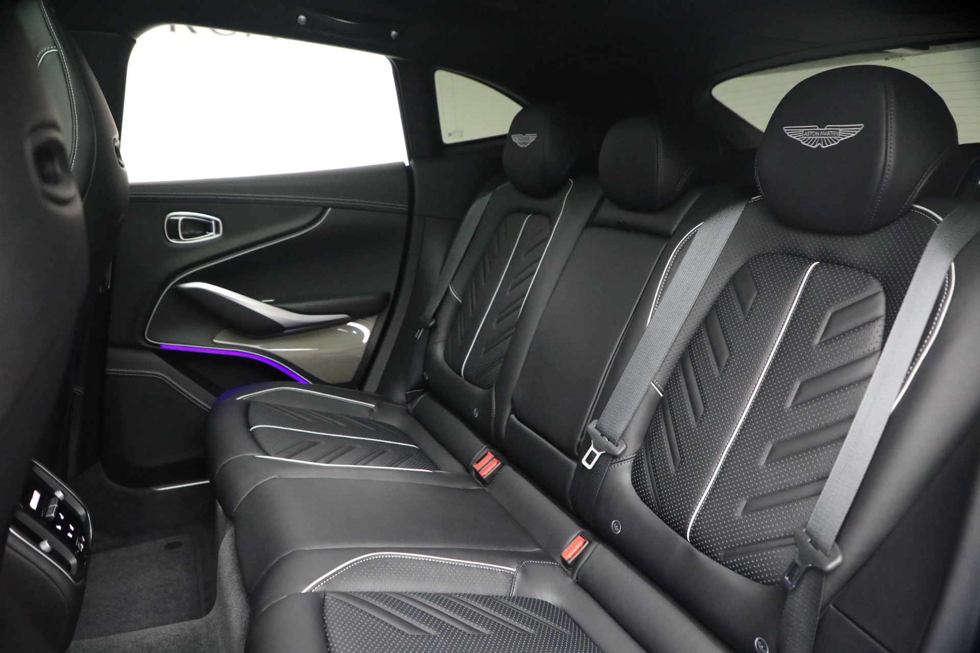 New-2026-Aston-Martin-DBX-S
