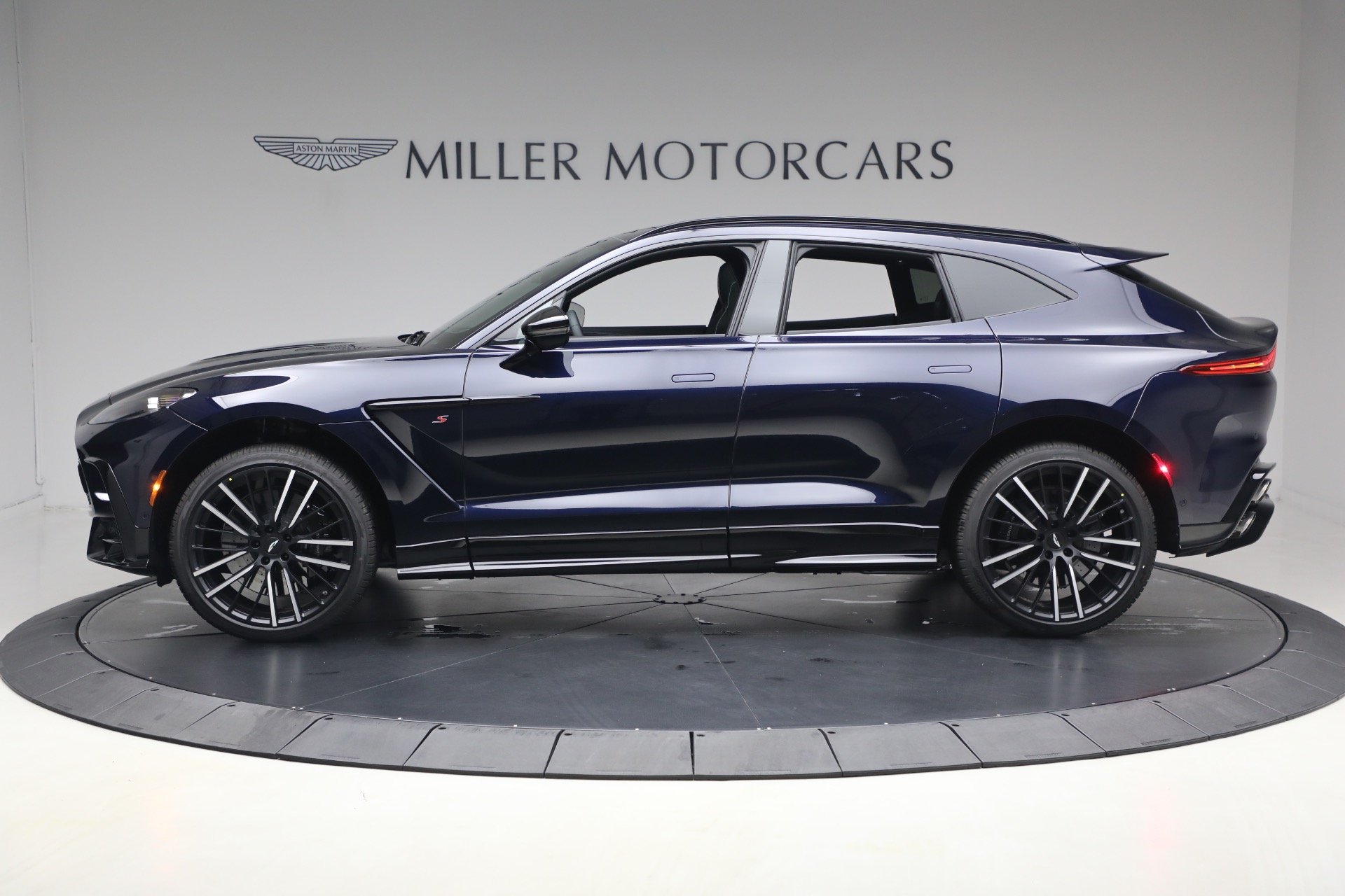 New-2026-Aston-Martin-DBX-S