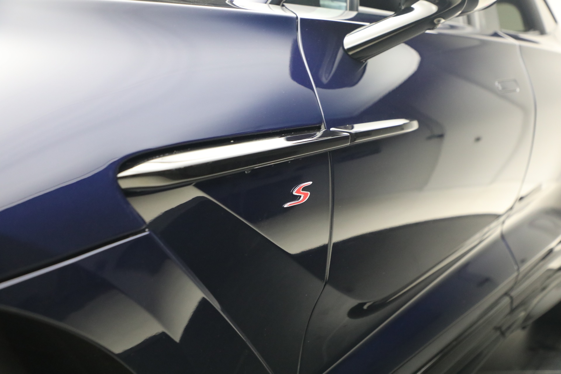 New-2026-Aston-Martin-DBX-S