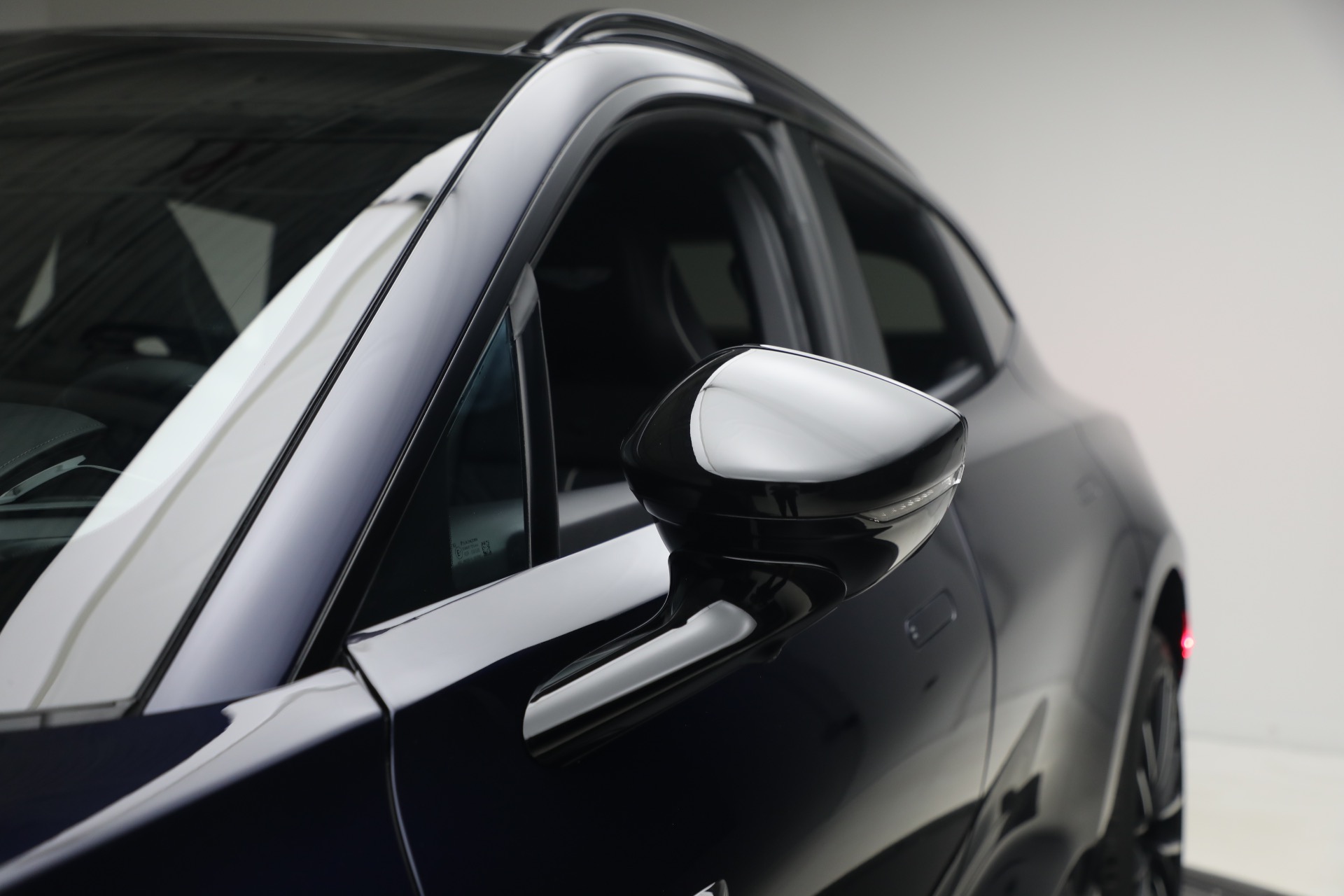 New-2026-Aston-Martin-DBX-S