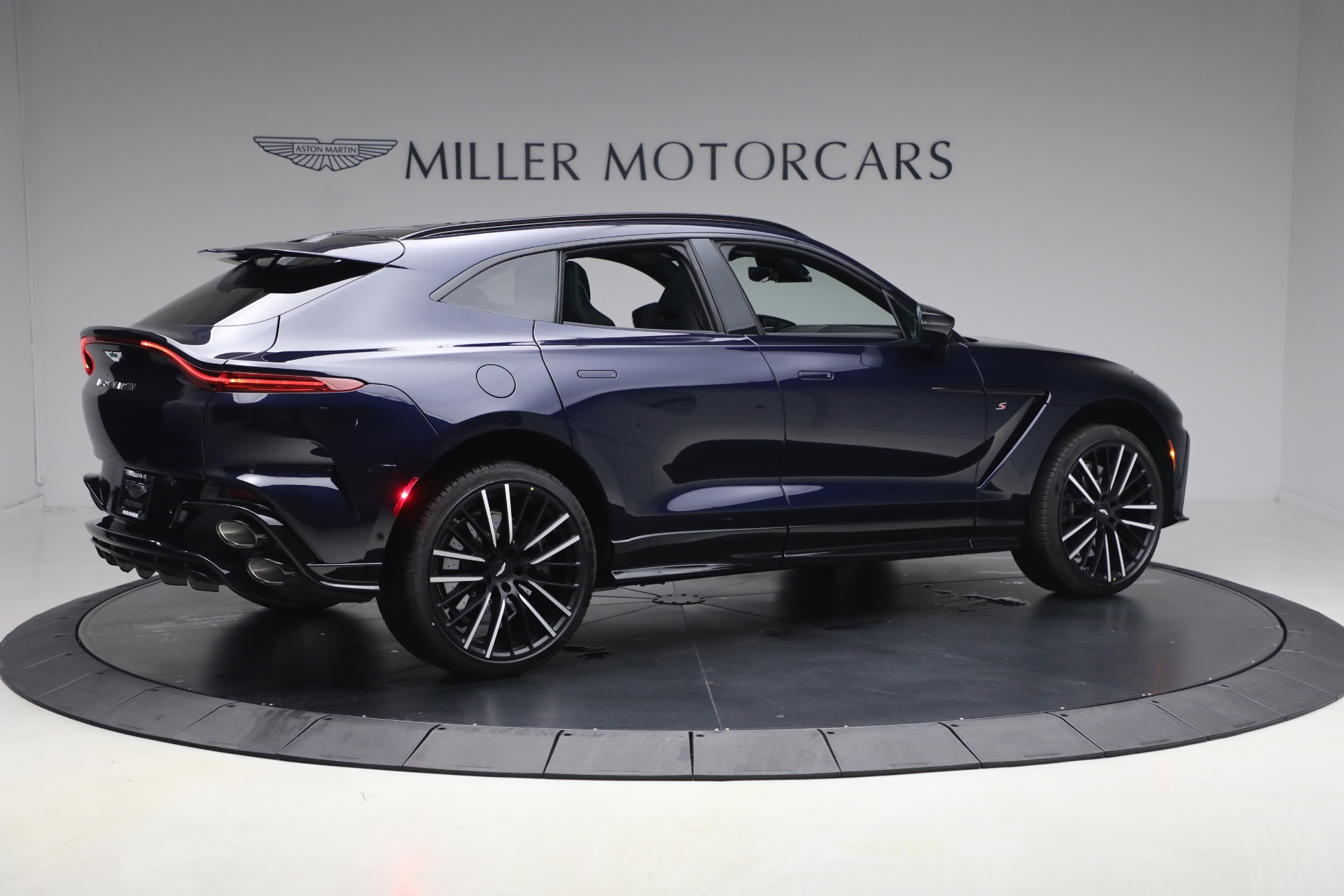 New-2026-Aston-Martin-DBX-S