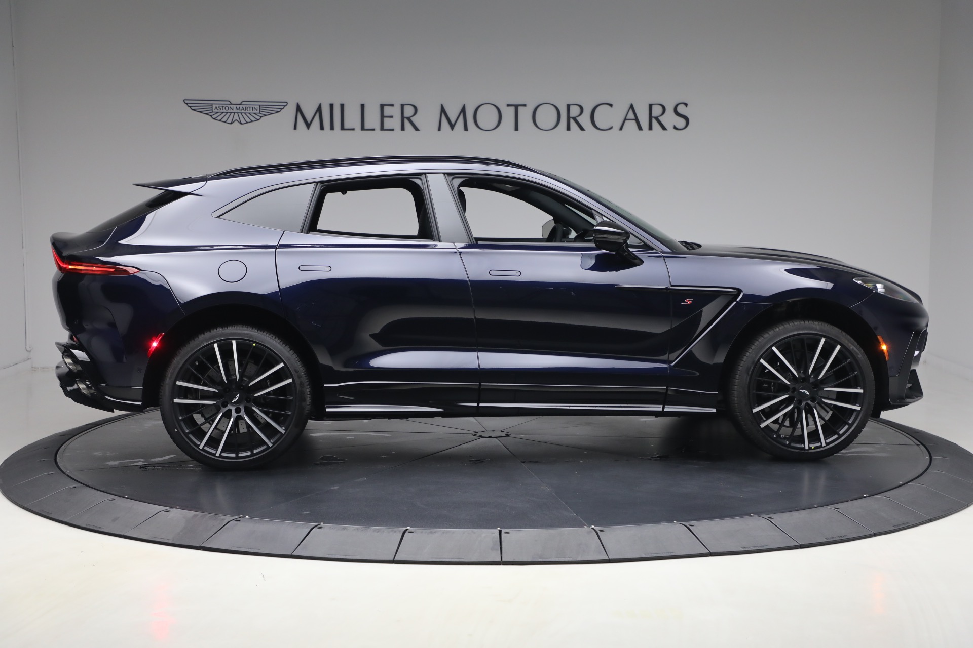 New-2026-Aston-Martin-DBX-S