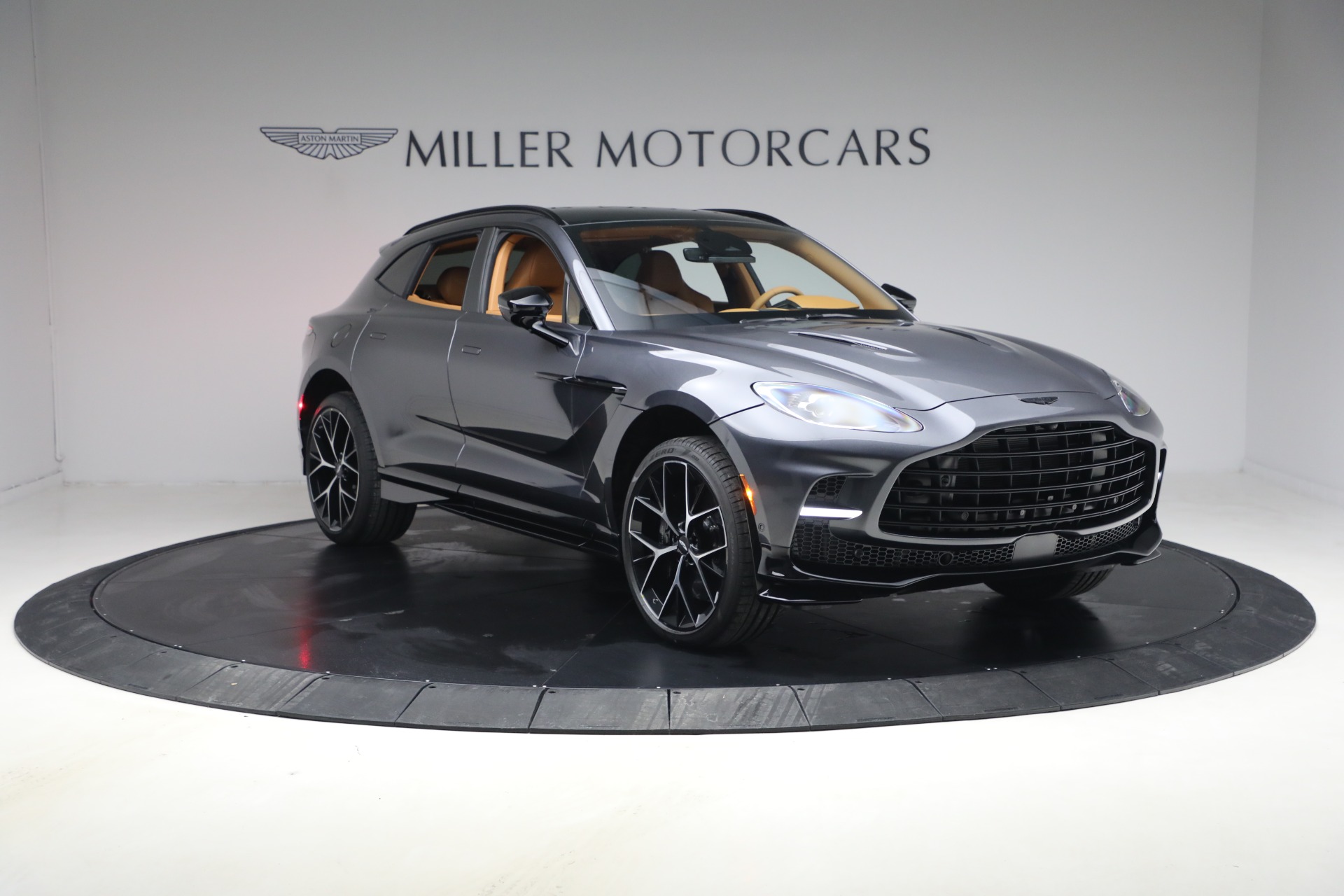 New-2026-Aston-Martin-DBX-707