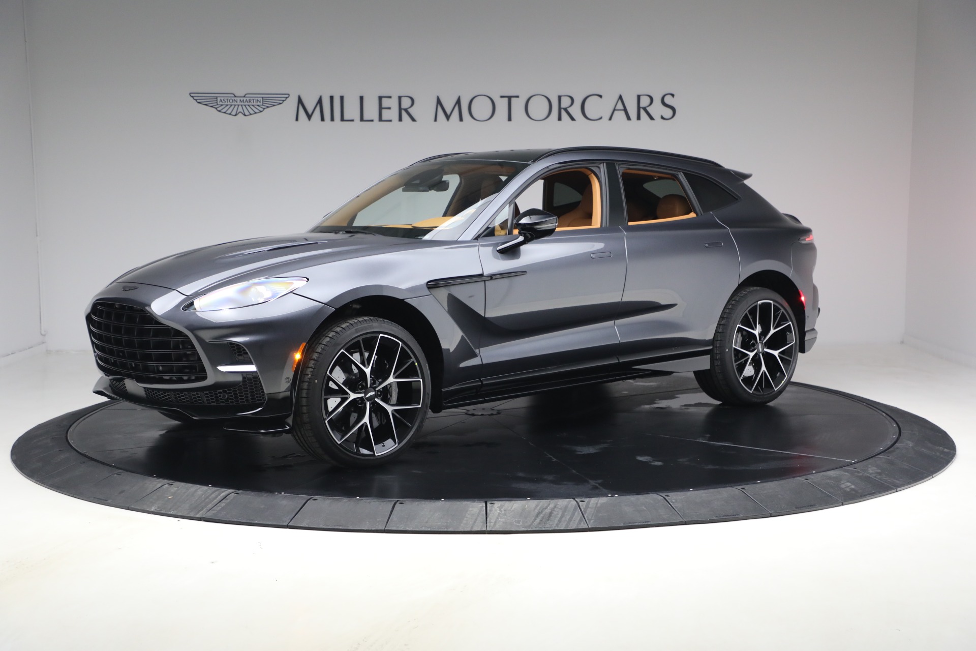 New-2026-Aston-Martin-DBX-707