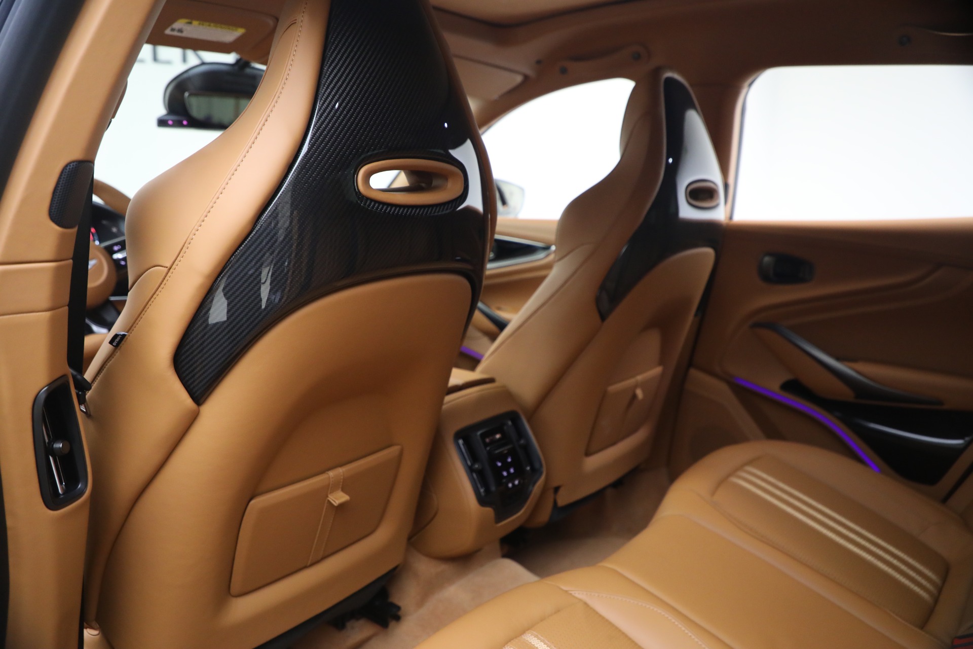 New-2026-Aston-Martin-DBX-707