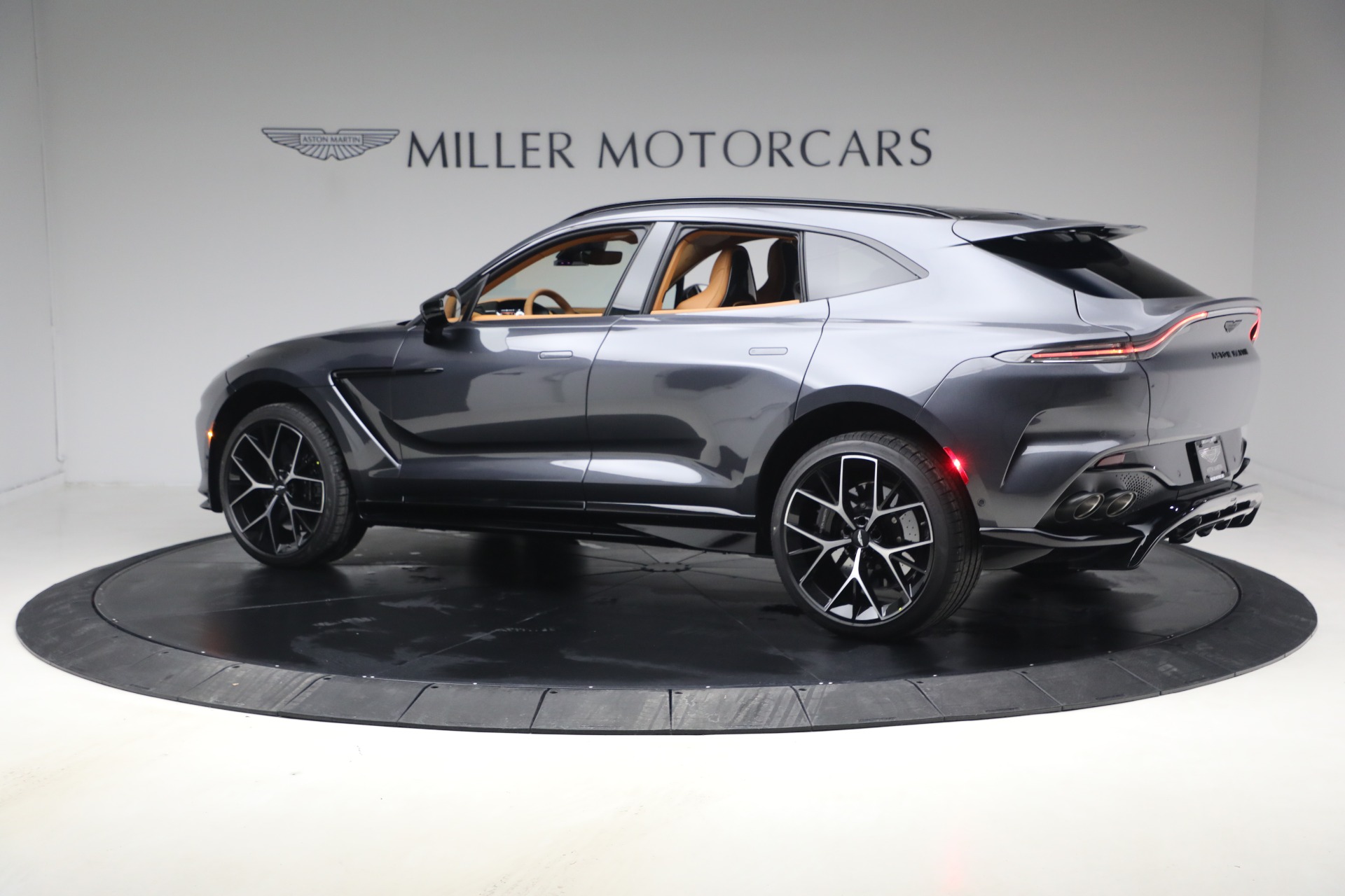 New-2026-Aston-Martin-DBX-707