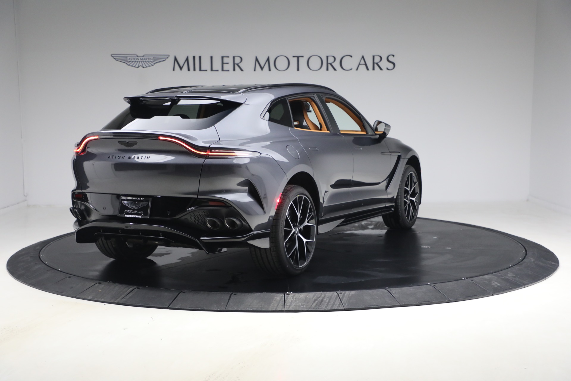 New-2026-Aston-Martin-DBX-707