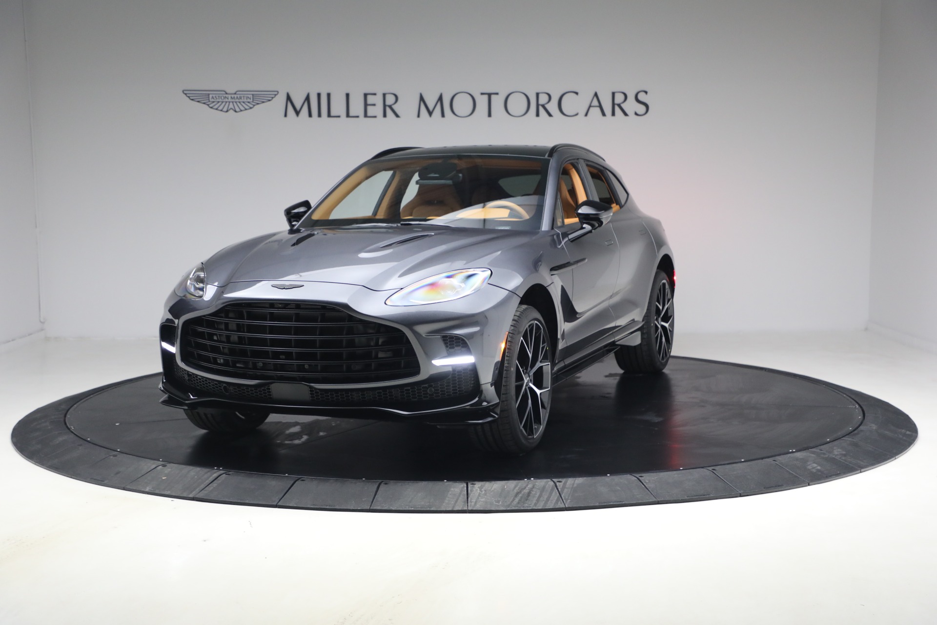 New-2026-Aston-Martin-DBX-707