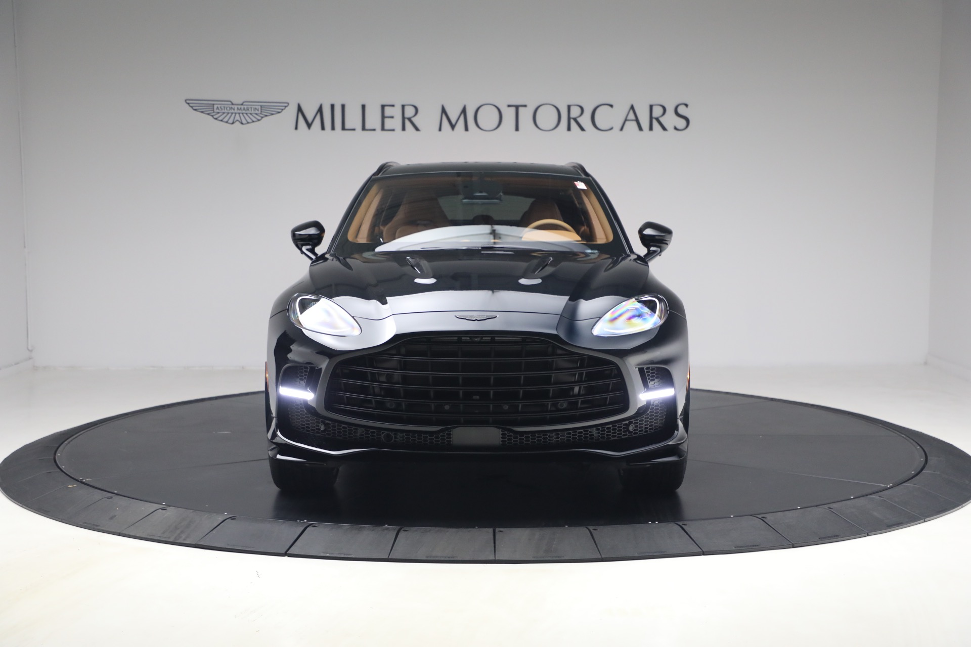 New-2026-Aston-Martin-DBX-707