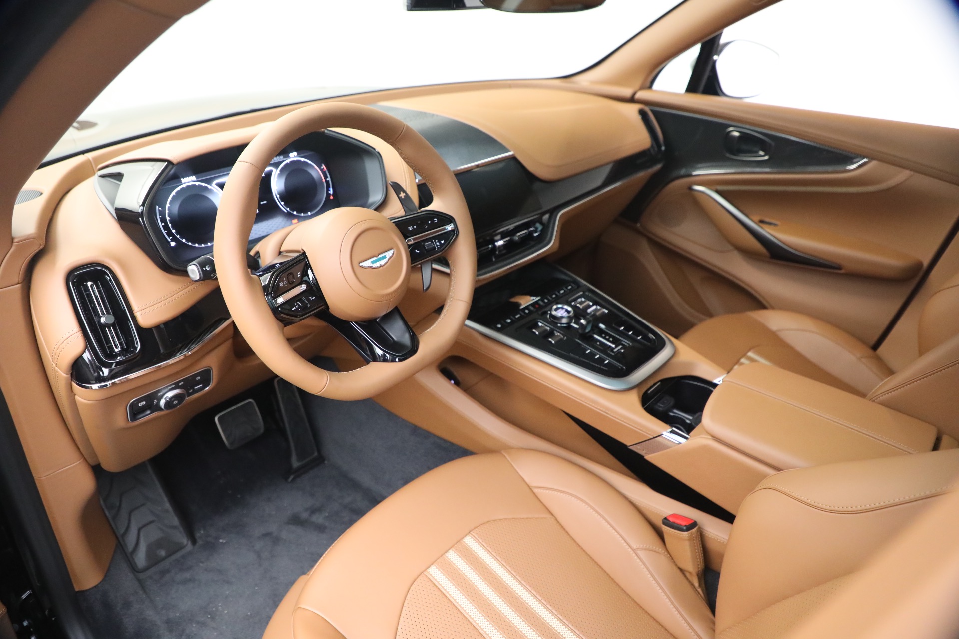 New-2026-Aston-Martin-DBX-707