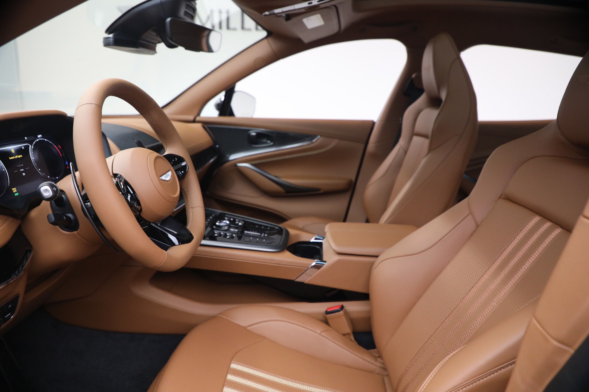 New-2026-Aston-Martin-DBX-707