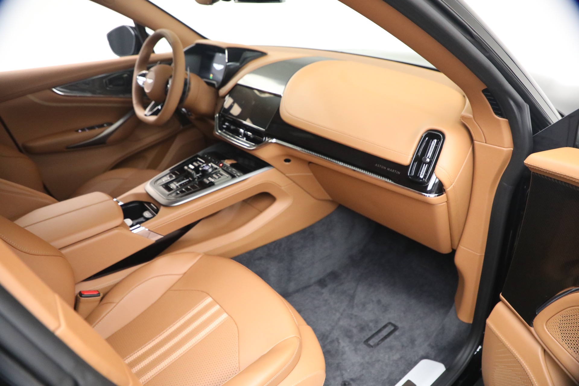 New-2026-Aston-Martin-DBX-707