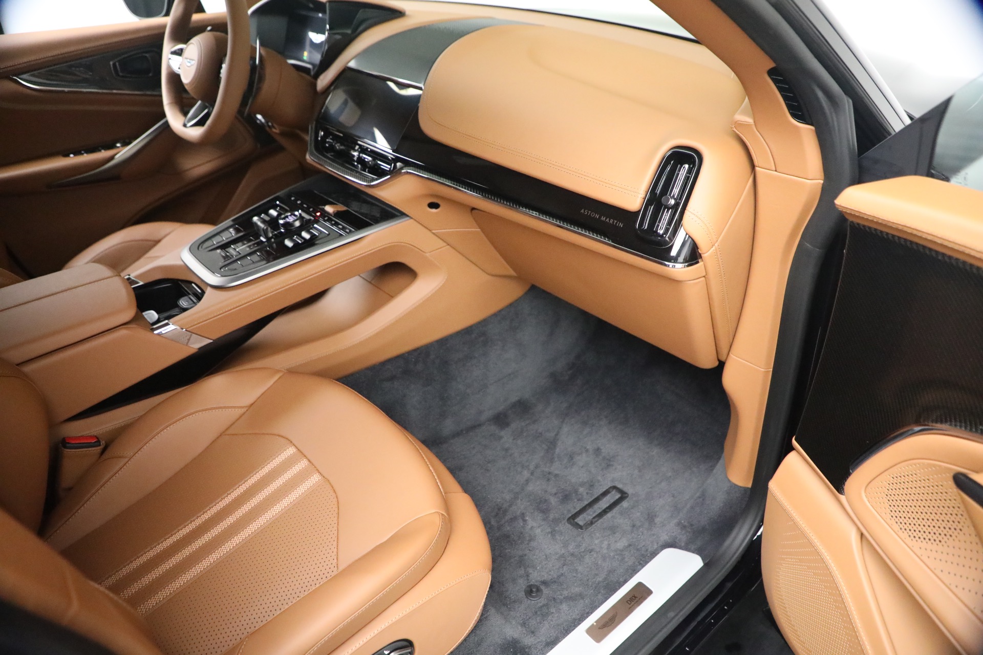 New-2026-Aston-Martin-DBX-707
