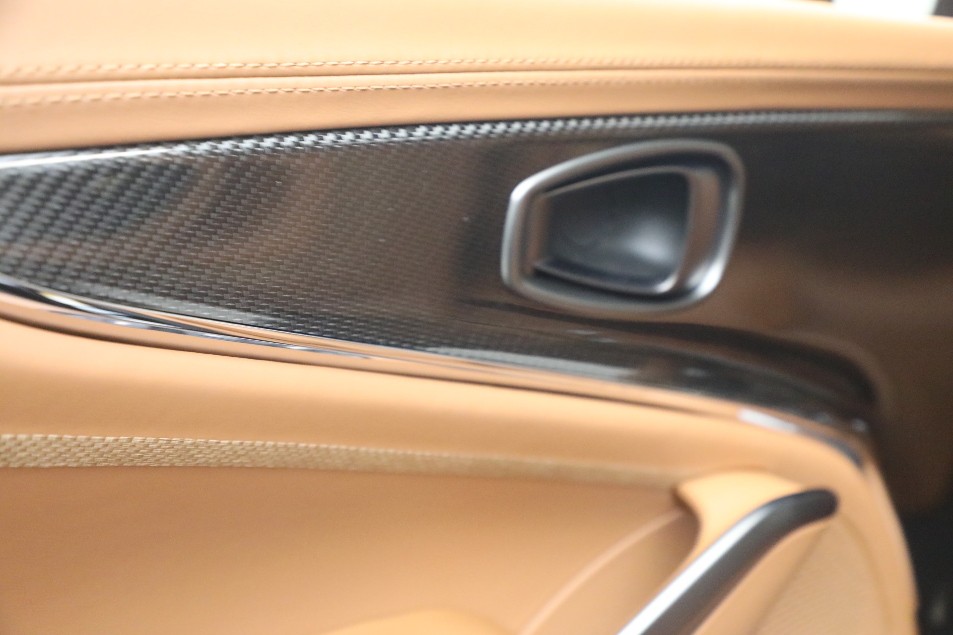 New-2026-Aston-Martin-DBX-707
