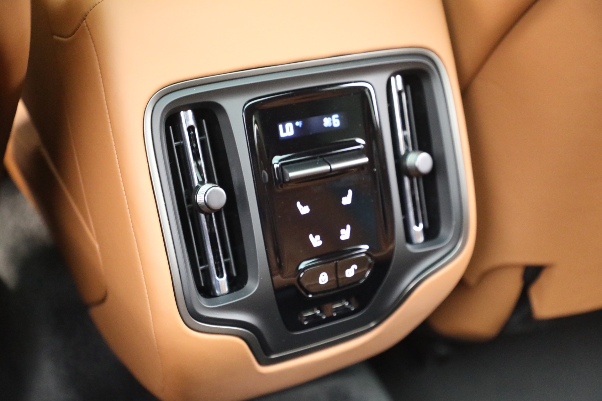 New-2026-Aston-Martin-DBX-707