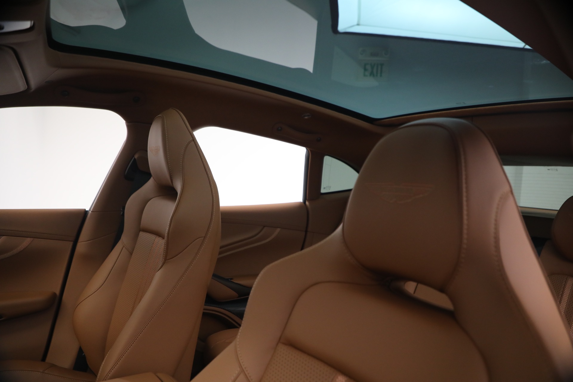 New-2026-Aston-Martin-DBX-707