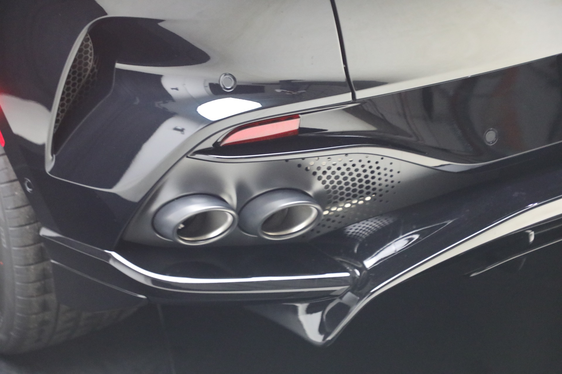 New-2026-Aston-Martin-DBX-707