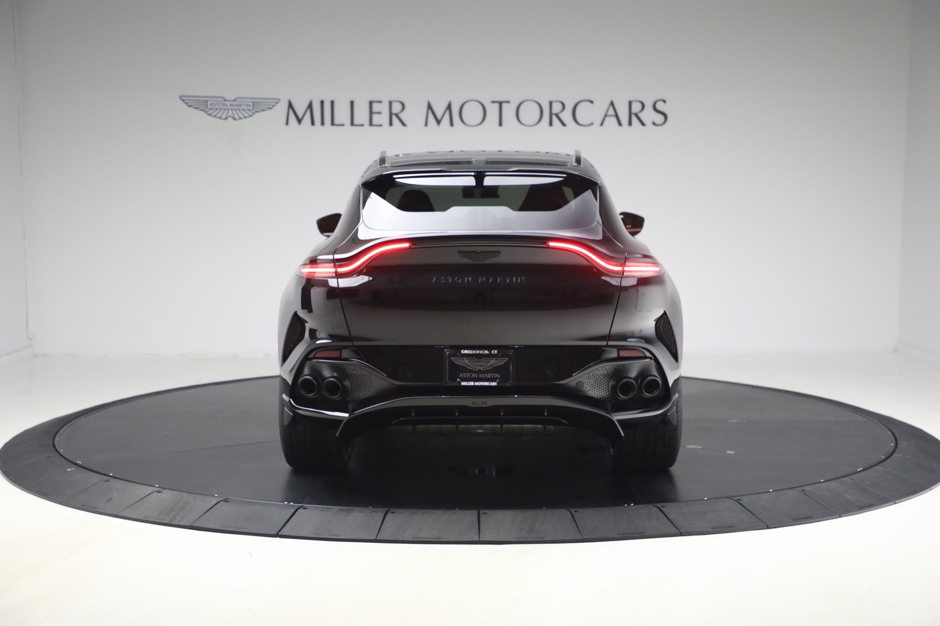 New-2026-Aston-Martin-DBX-707
