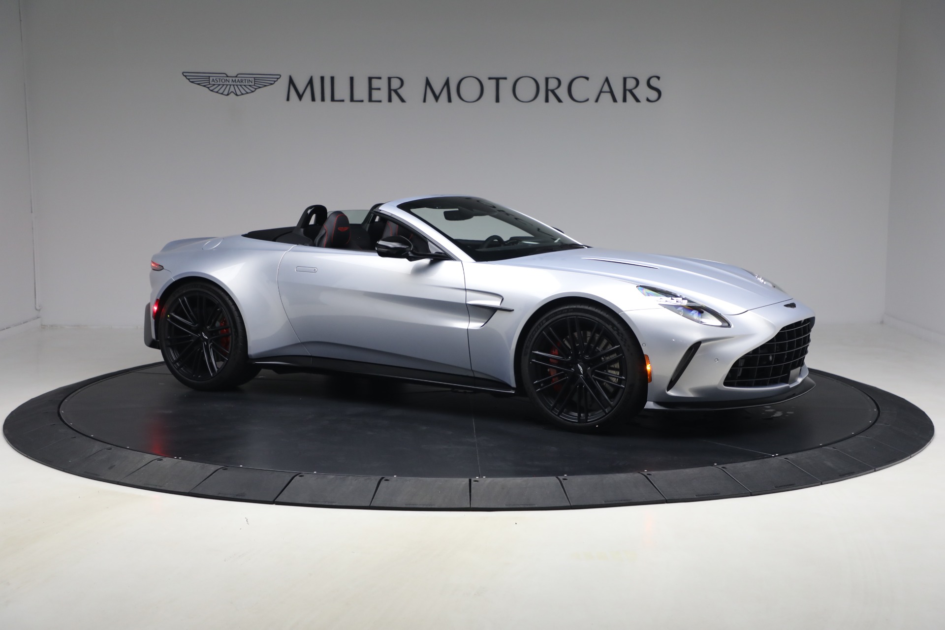 New-2026-Aston-Martin-Vantage-Roadster