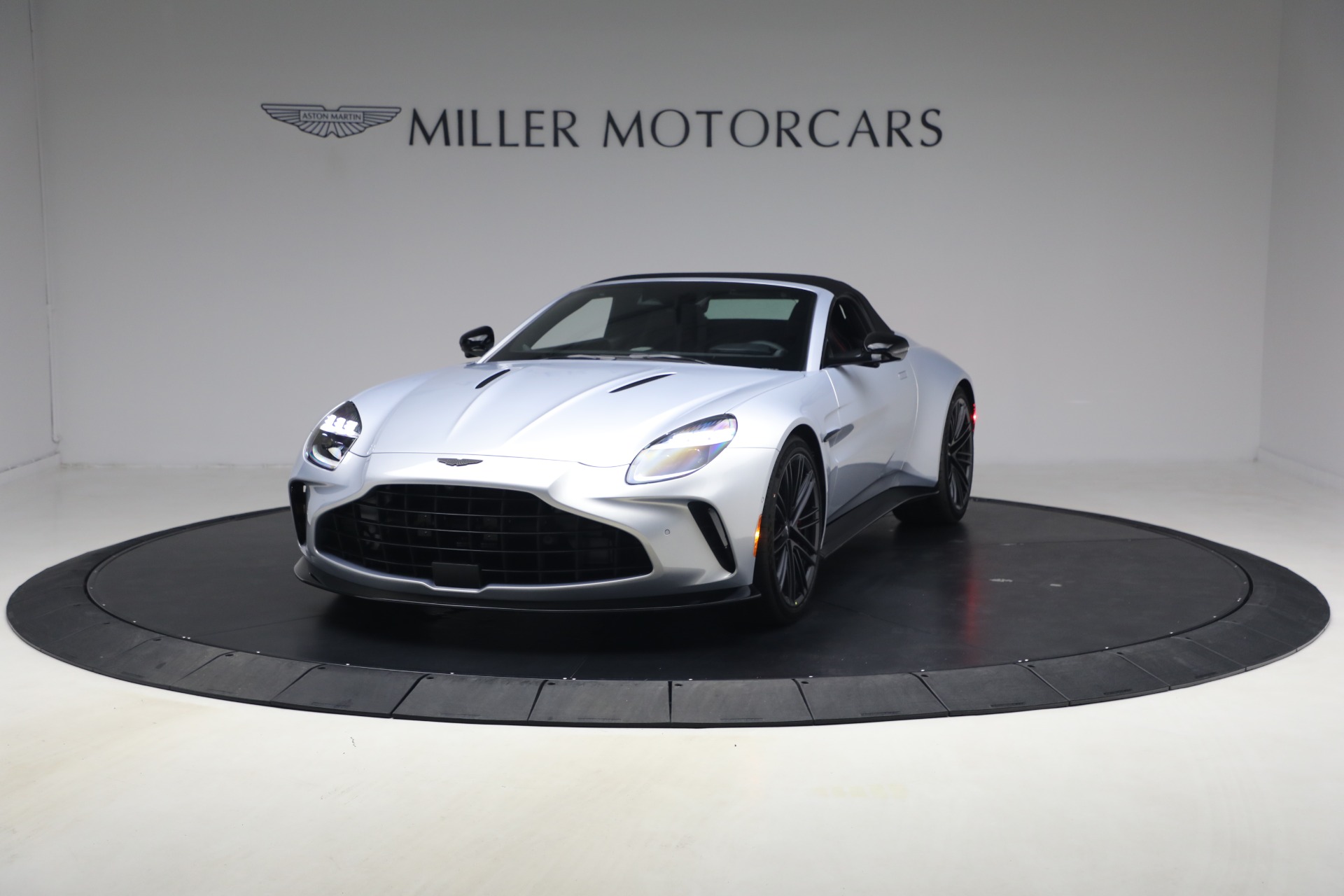 New-2026-Aston-Martin-Vantage-Roadster