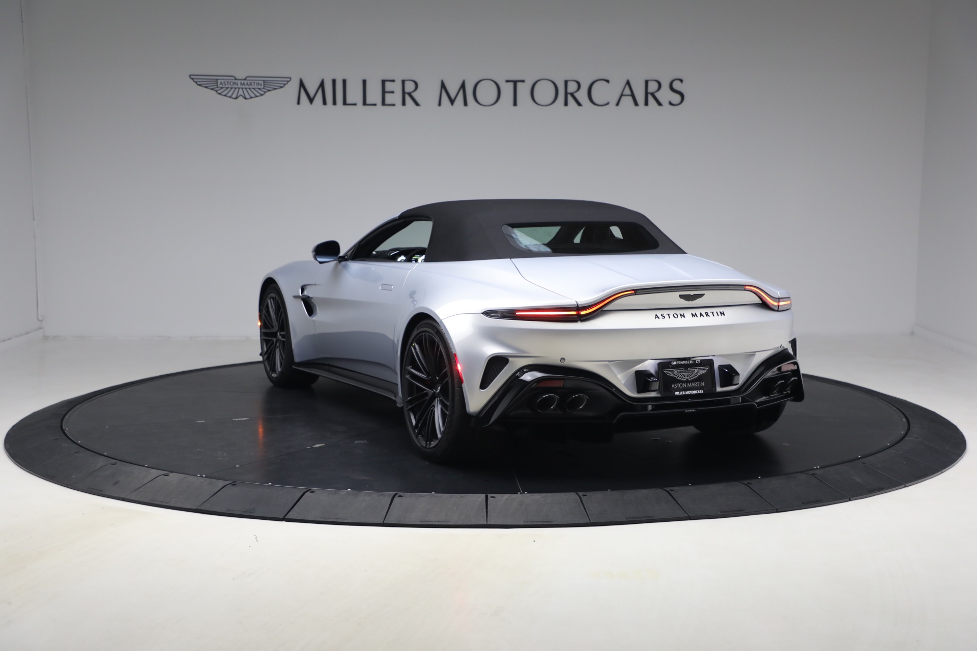New-2026-Aston-Martin-Vantage-Roadster