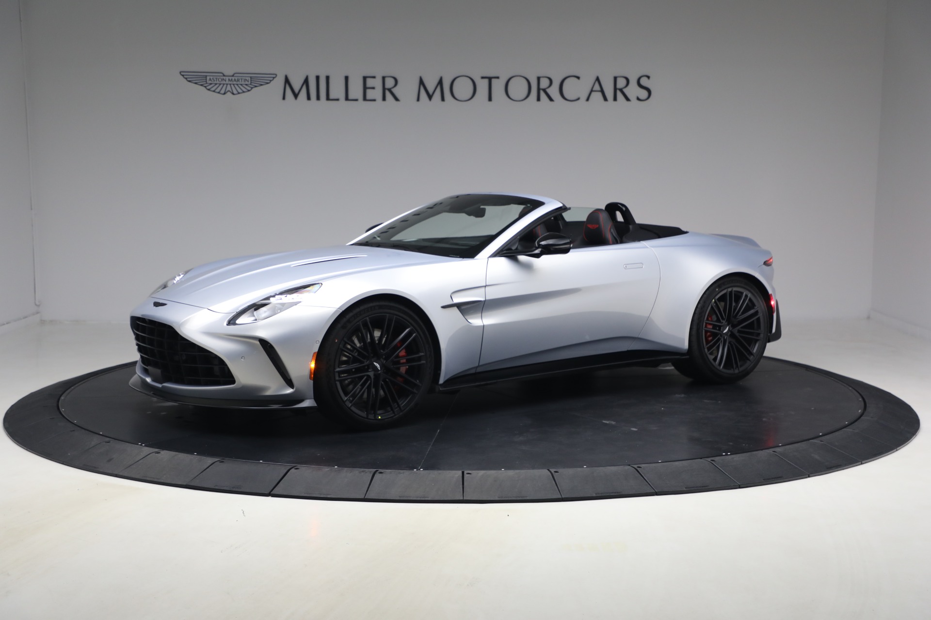 New-2026-Aston-Martin-Vantage-Roadster