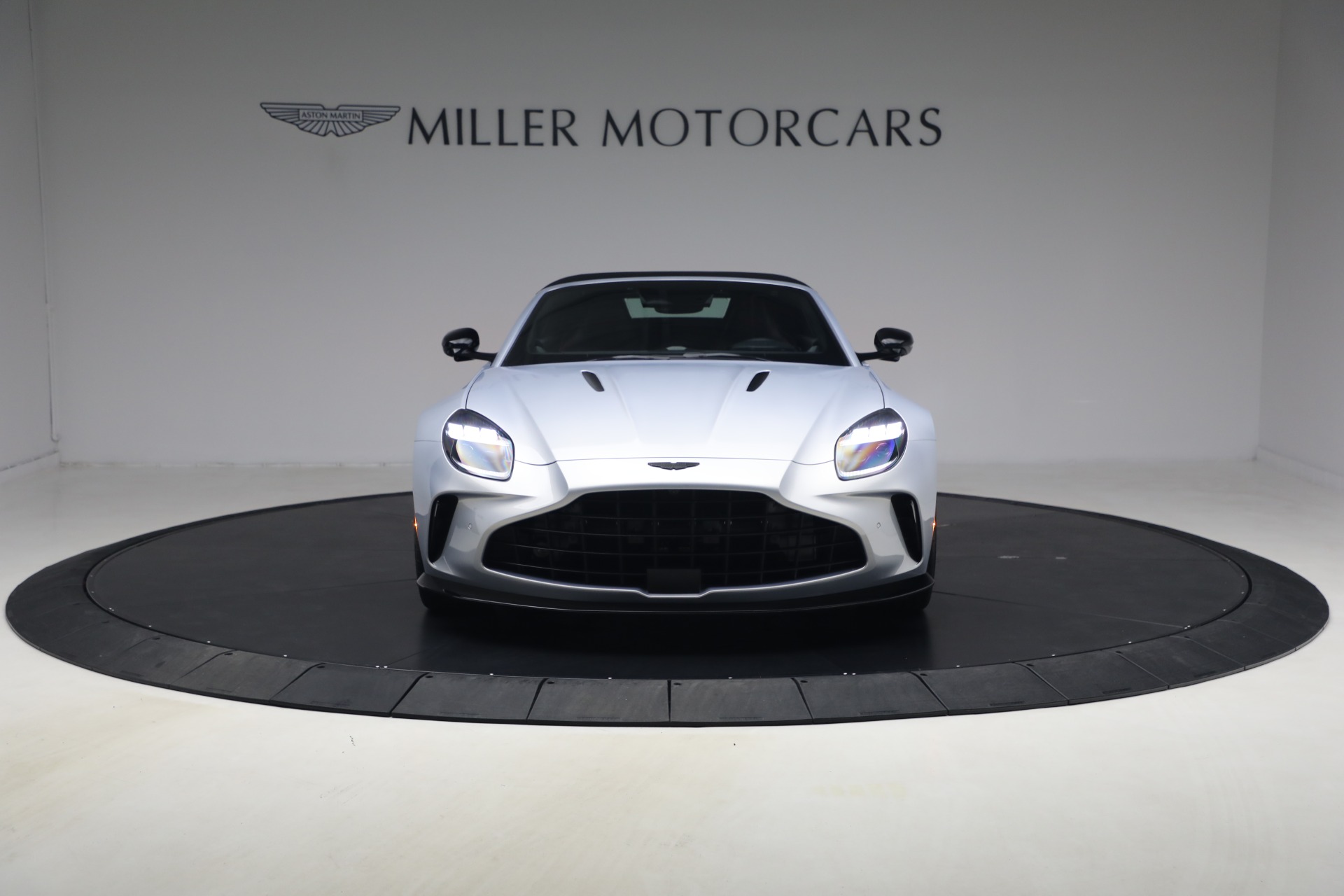 New-2026-Aston-Martin-Vantage-Roadster