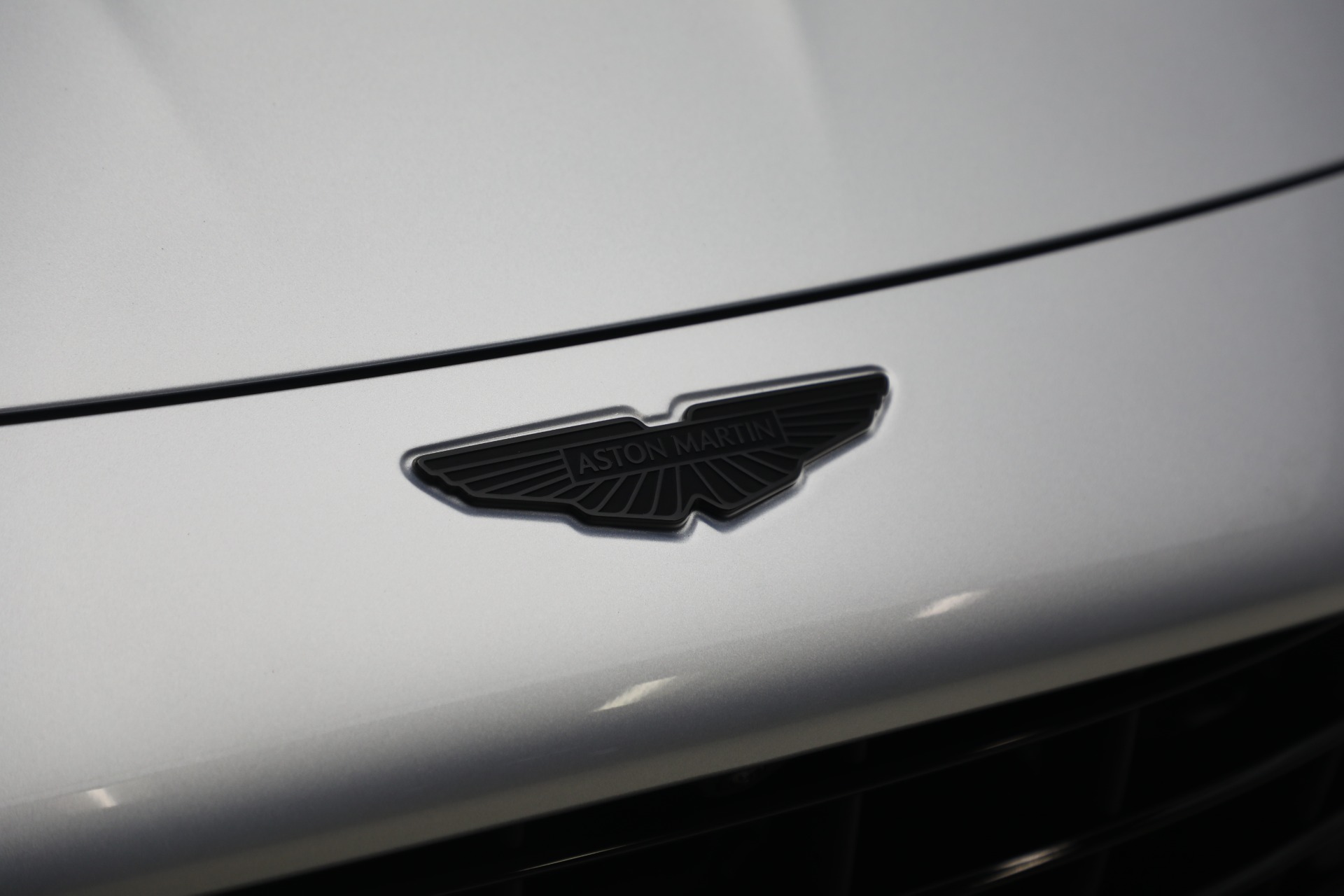 New-2026-Aston-Martin-Vantage-Roadster