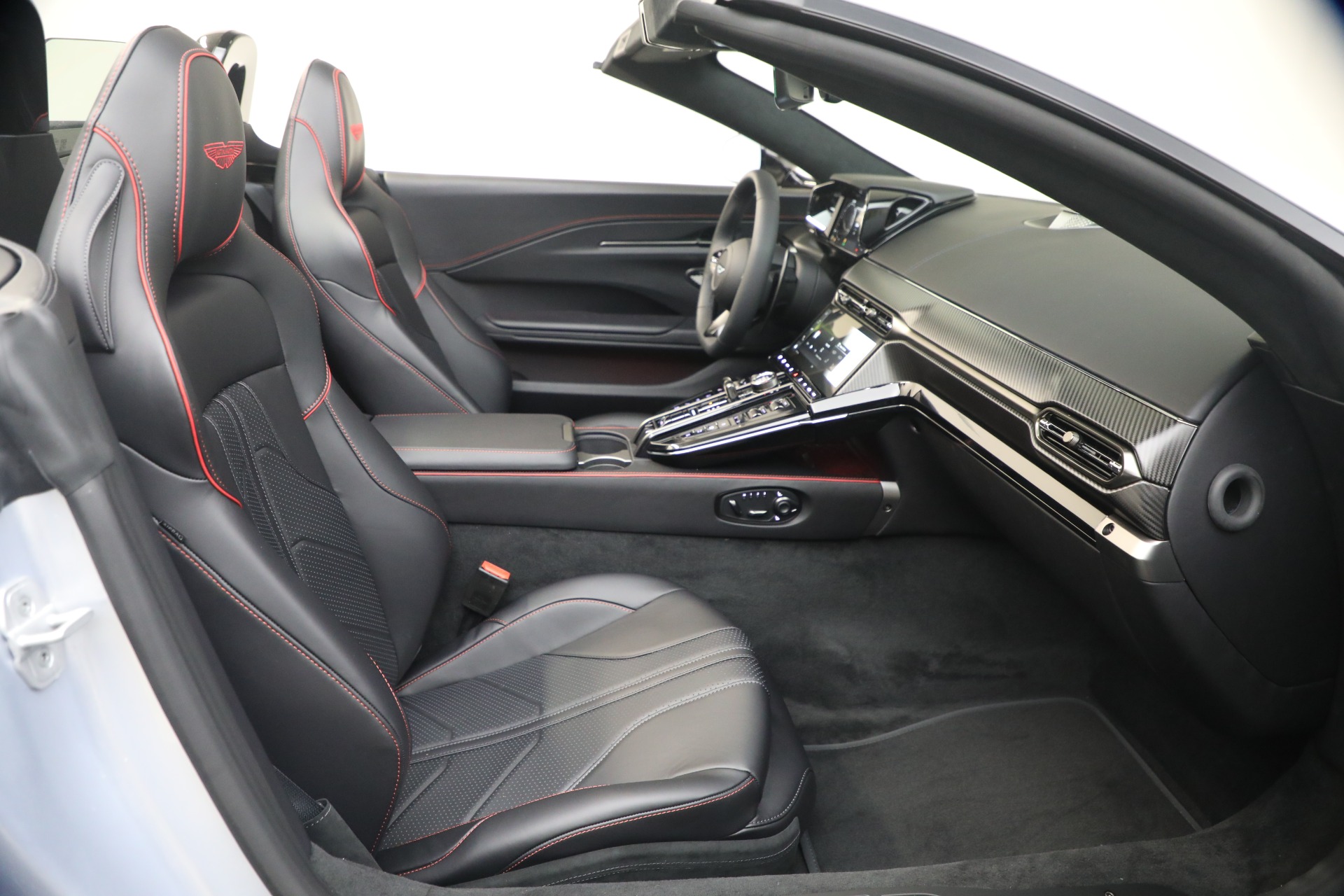 New-2026-Aston-Martin-Vantage-Roadster