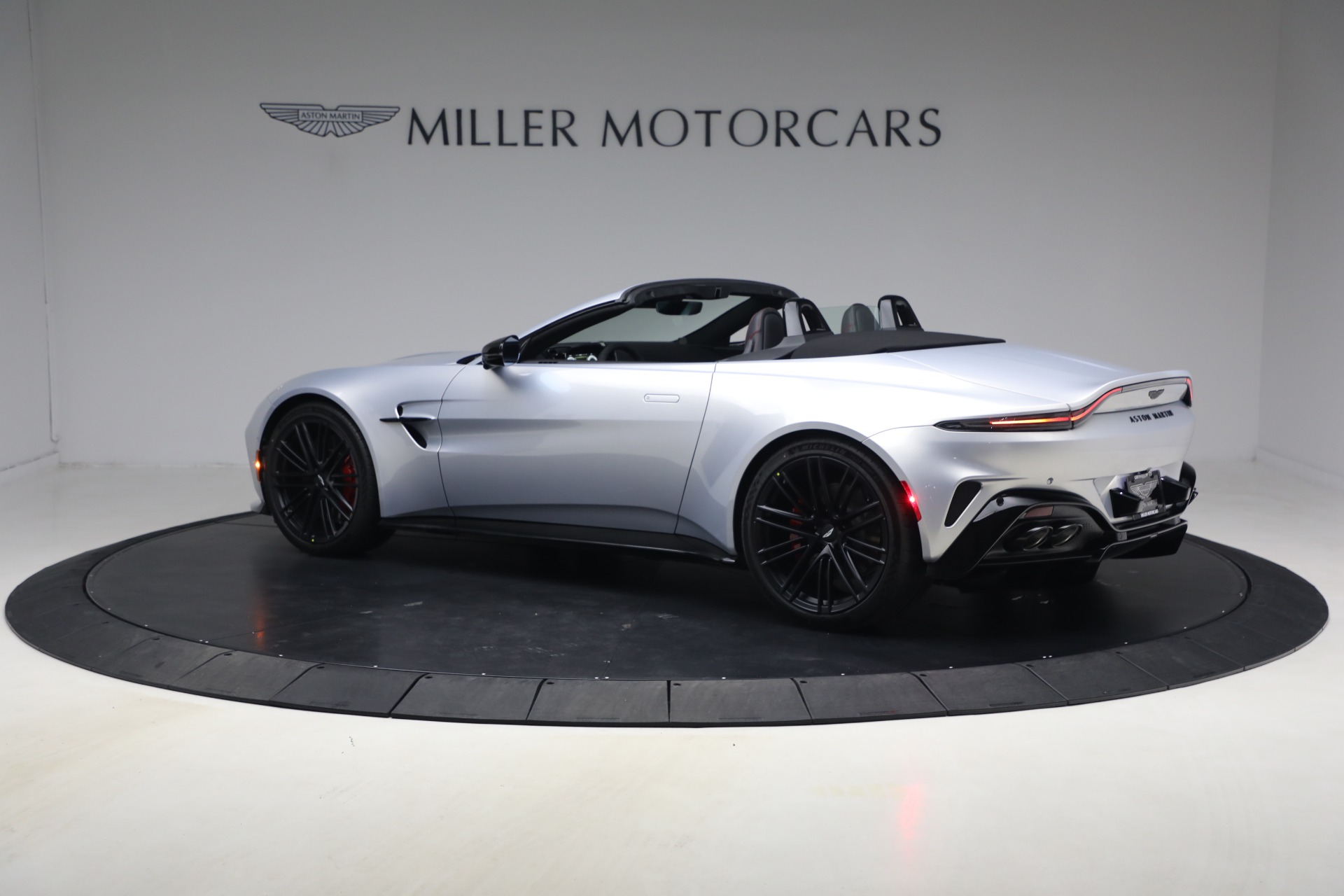 New-2026-Aston-Martin-Vantage-Roadster